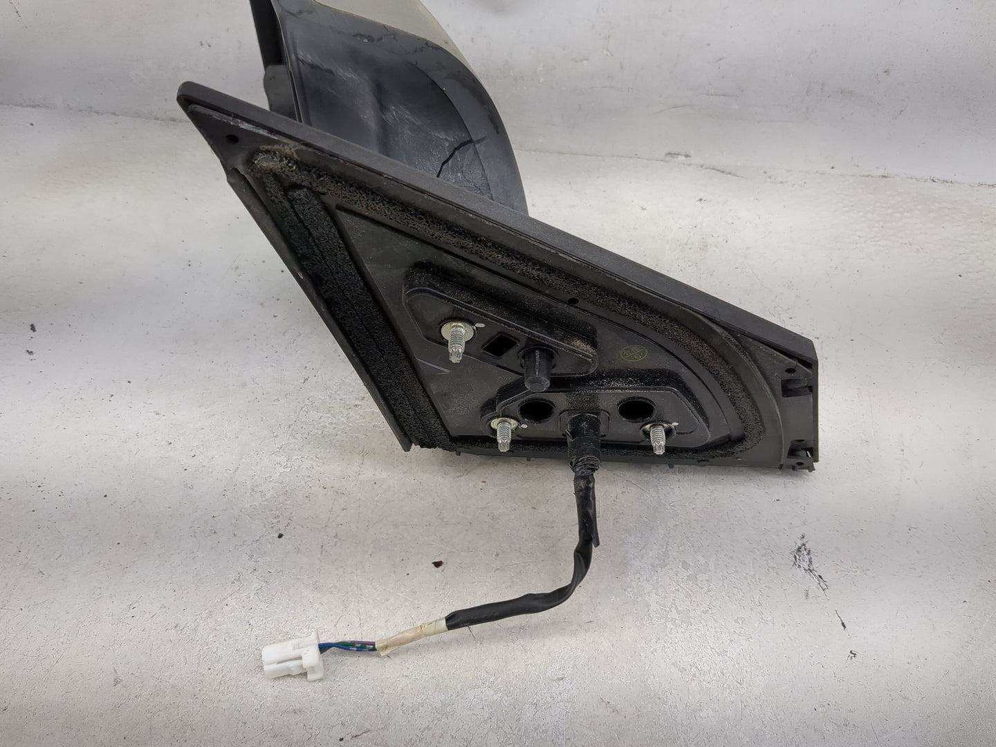 2008-2015 Nissan Rogue Driver Side View Mirror - Left Door Mirror OEM Used - Oemusedautoparts1.com