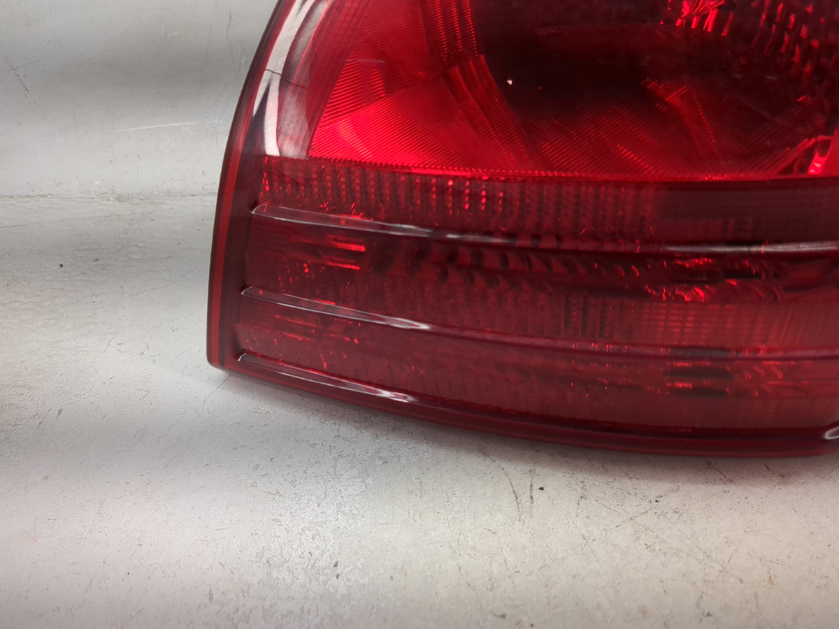 2008-2015 Nissan Rogue Tail Light Assembly Passenger Right OEM P/N:315-1965R-AF 03737590 Fits OEM Used Auto Parts - Oemuseda