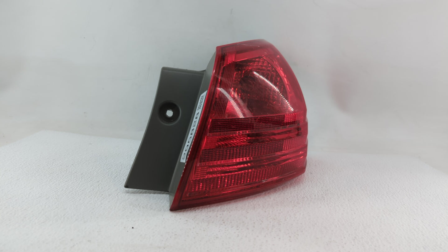 2008-2015 Nissan Rogue Tail Light Assembly Passenger Right OEM Fits Fits 2008 2009 2010 2011 2012 2013 2014 2015 OEM Used Au