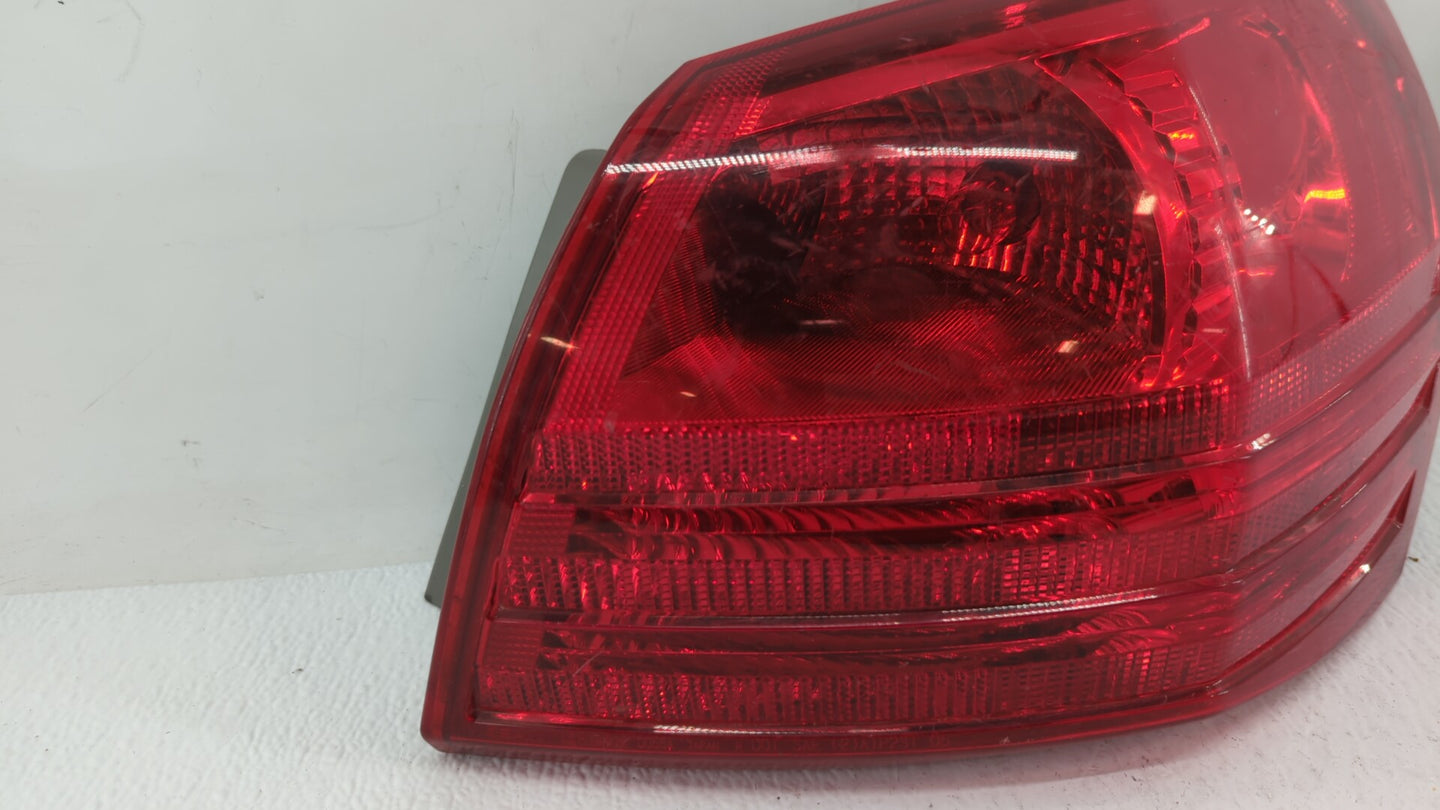 2008-2015 Nissan Rogue Tail Light Assembly Passenger Right OEM Fits Fits 2008 2009 2010 2011 2012 2013 2014 2015 OEM Used Au