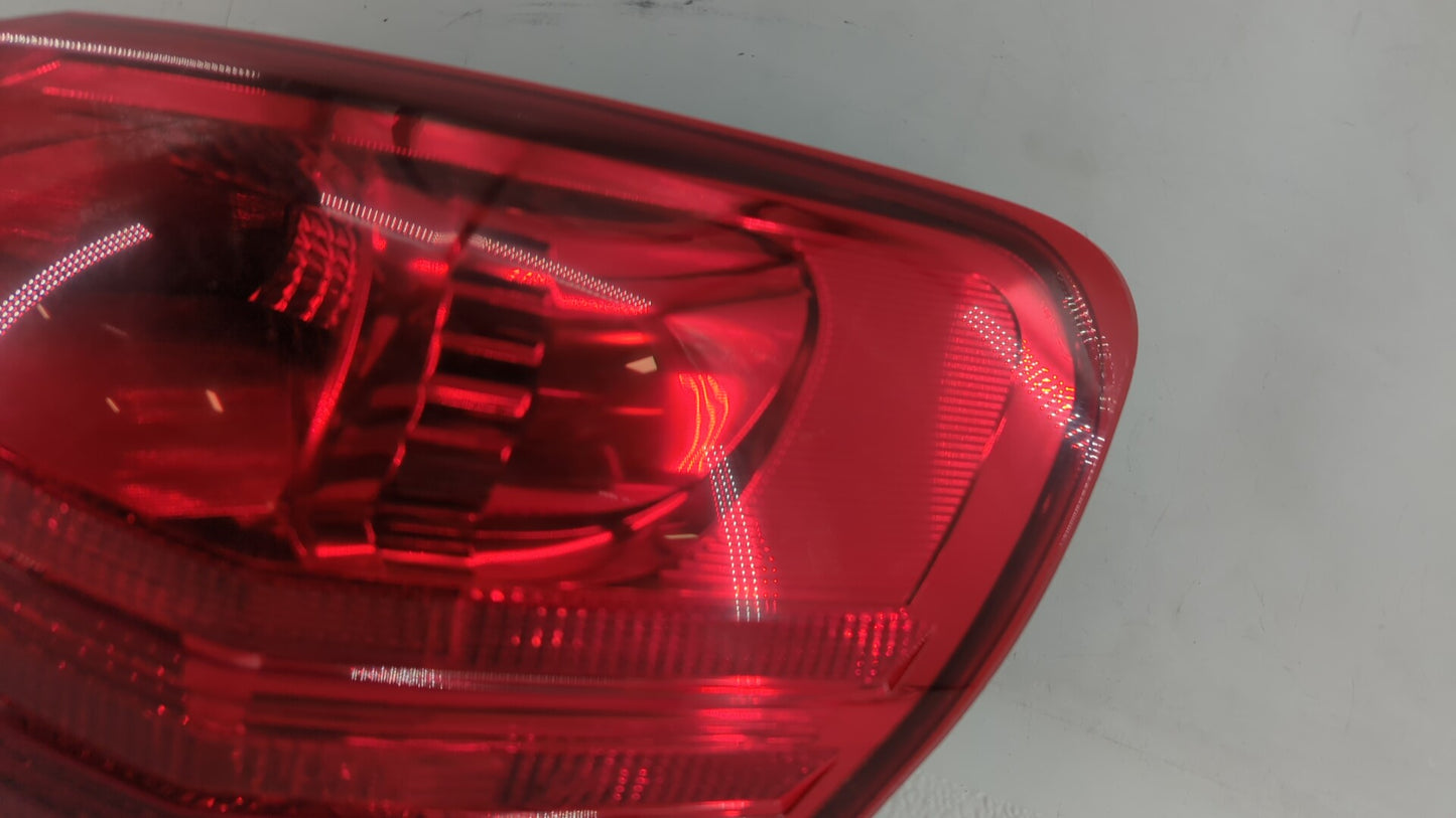 2008-2015 Nissan Rogue Tail Light Assembly Passenger Right OEM Fits Fits 2008 2009 2010 2011 2012 2013 2014 2015 OEM Used Au