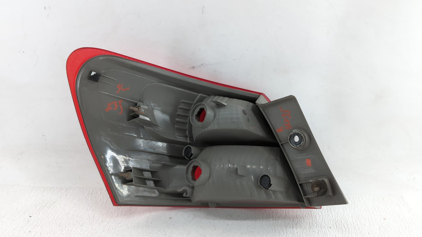 2008-2015 Nissan Rogue Tail Light Assembly Passenger Right OEM Fits Fits 2008 2009 2010 2011 2012 2013 2014 2015 OEM Used Au