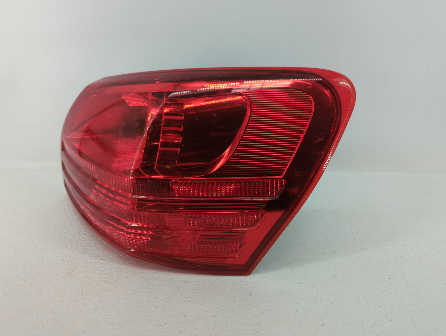2008-2015 Nissan Rogue Tail Light Assembly Passenger Right OEM Fits Fits 2008 2009 2010 2011 2012 2013 2014 2015 OEM Used Au