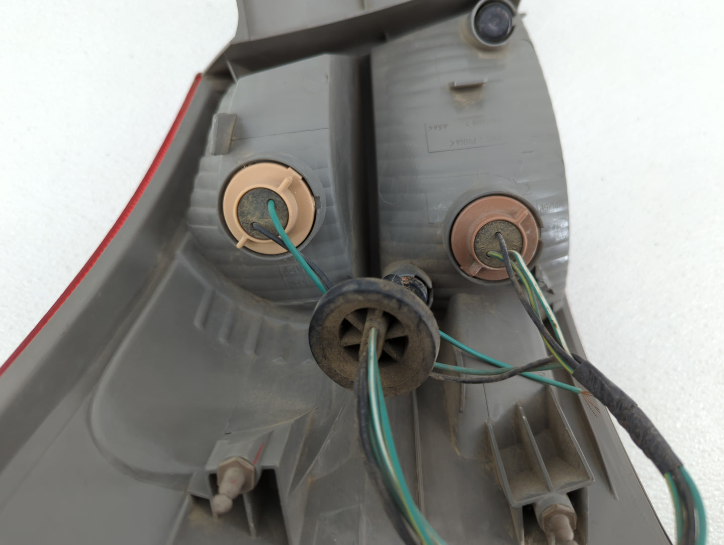 2008-2015 Nissan Rogue Tail Light Assembly Passenger Right OEM Fits Fits 2008 2009 2010 2011 2012 2013 2014 2015 OEM Used Au