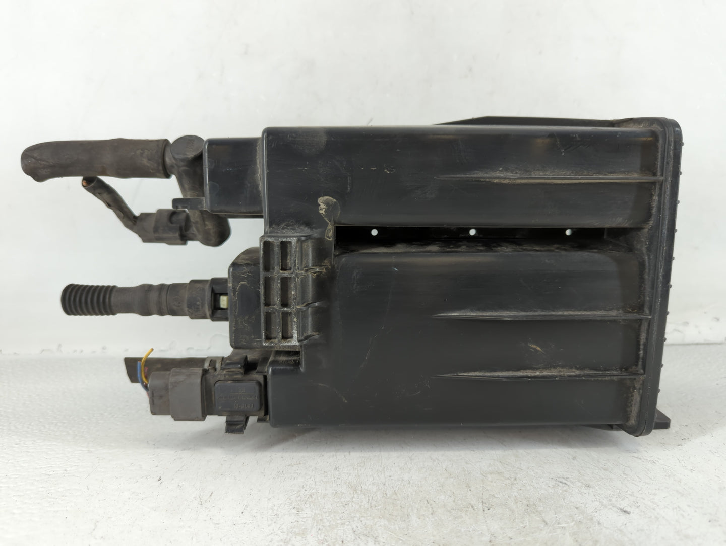 2008 Nissan Rogue Fuel Vapor Charcoal Canister - Oemusedautoparts1.com