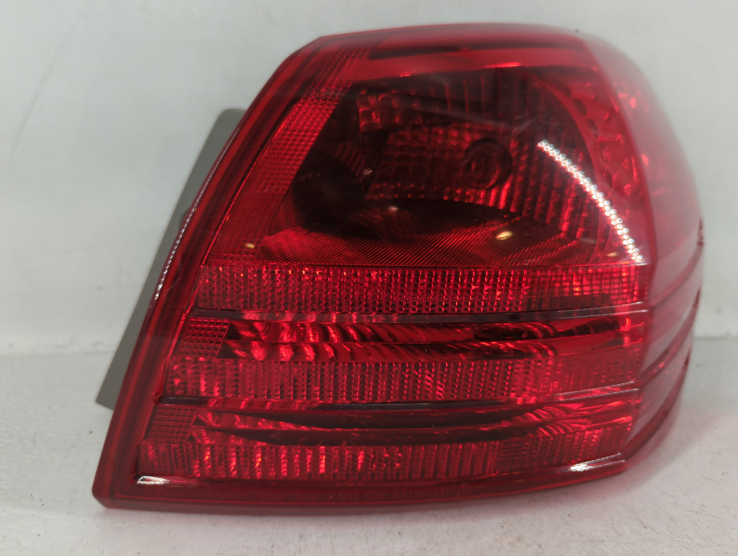 2008-2015 Nissan Rogue Tail Light Assembly Passenger Right OEM Fits Fits 2008 2009 2010 2011 2012 2013 2014 2015 OEM Used Au