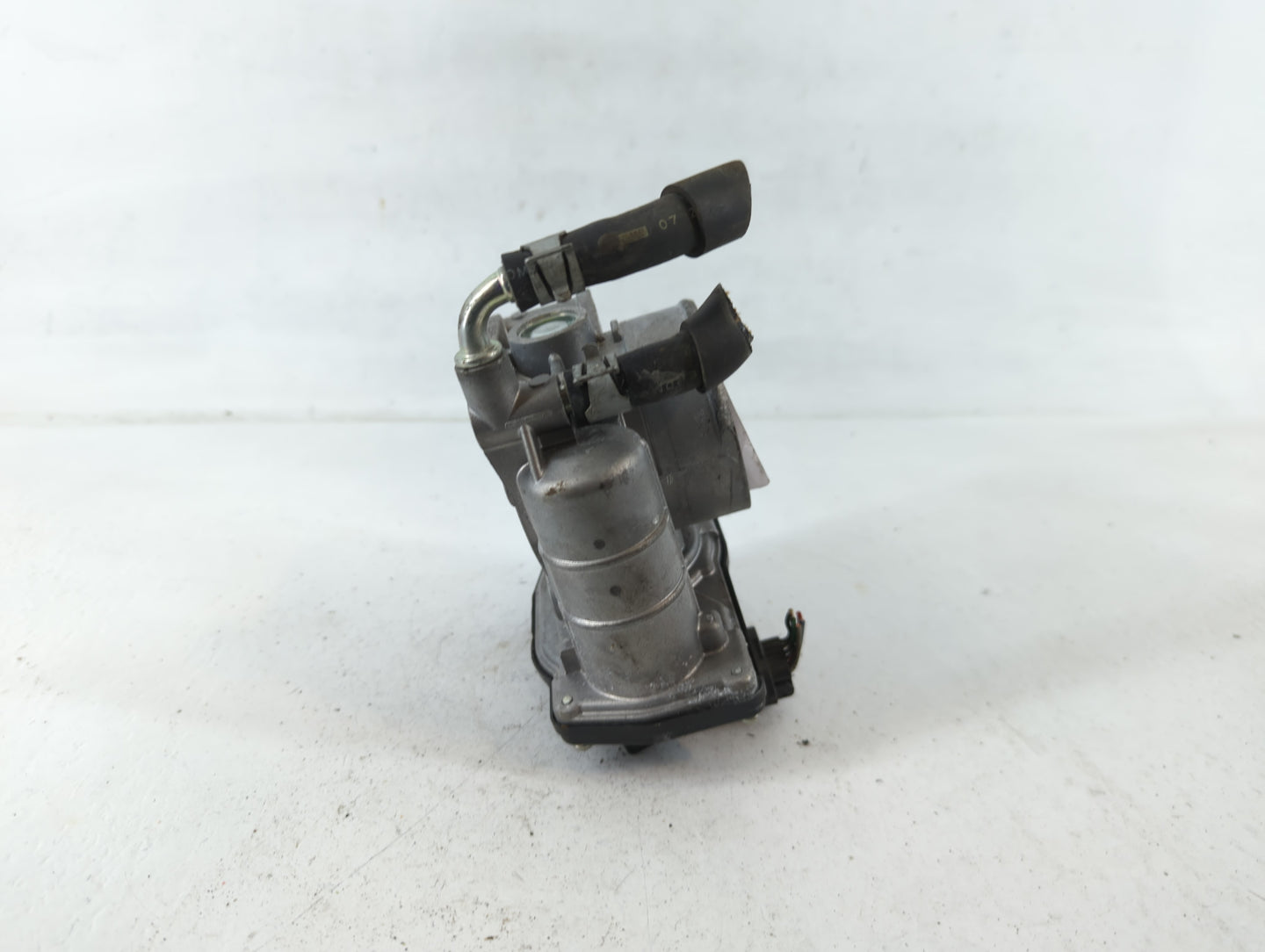 2008-2011 Nissan Rogue Throttle Body P/N:RME60-15 Fits Fits 2007 2008 2009 2010 2011 2012 2013 OEM Used Auto Parts - Oemused