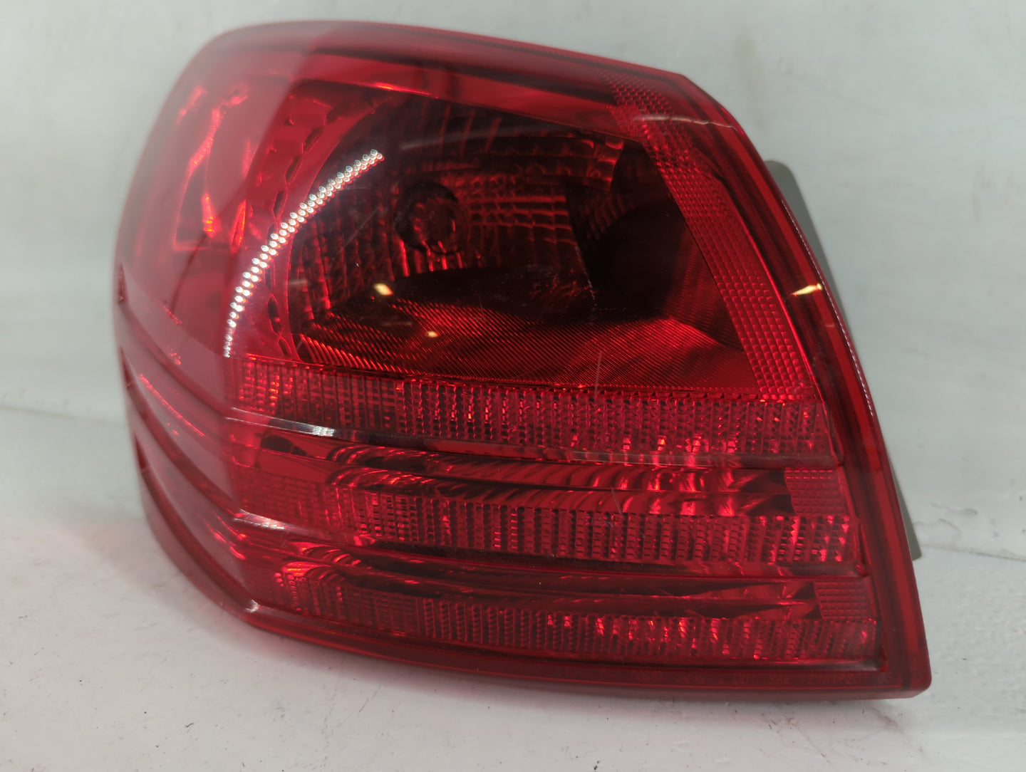 2008-2015 Nissan Rogue Tail Light Assembly Driver Left OEM Fits Fits 2008 2009 2010 2011 2012 2013 2014 2015 OEM Used Auto P