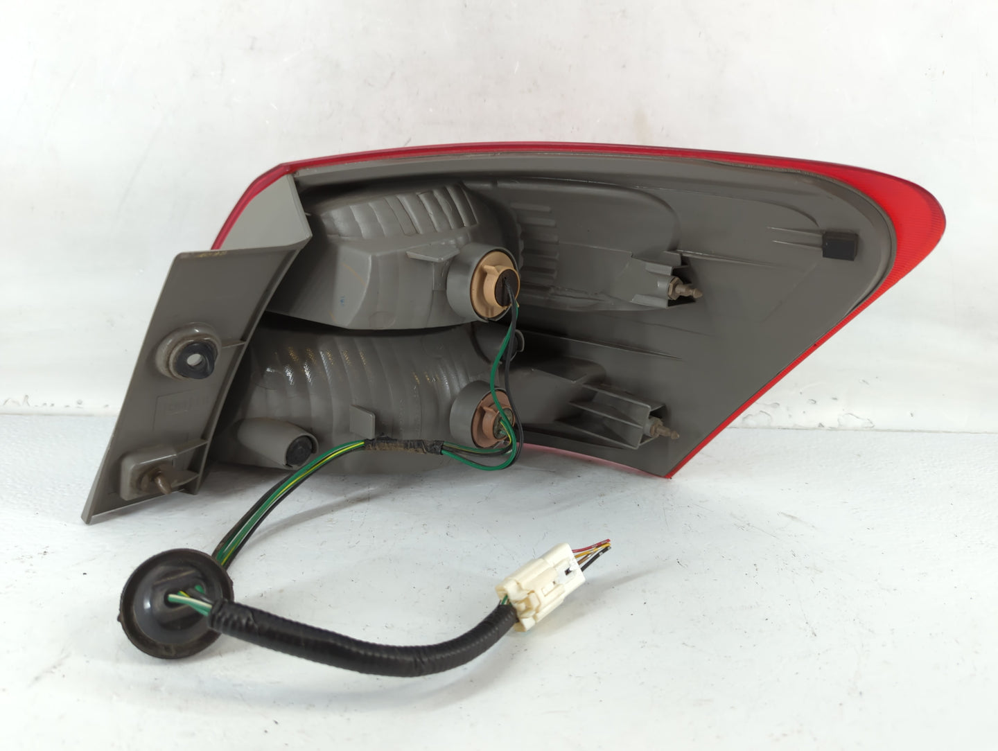 2008-2015 Nissan Rogue Tail Light Assembly Driver Left OEM Fits Fits 2008 2009 2010 2011 2012 2013 2014 2015 OEM Used Auto P