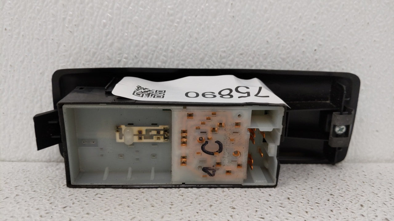 2008 Nissan Rogue Passenger Right Power Window Switch 80960 Jm00a - Oemusedautoparts1.com