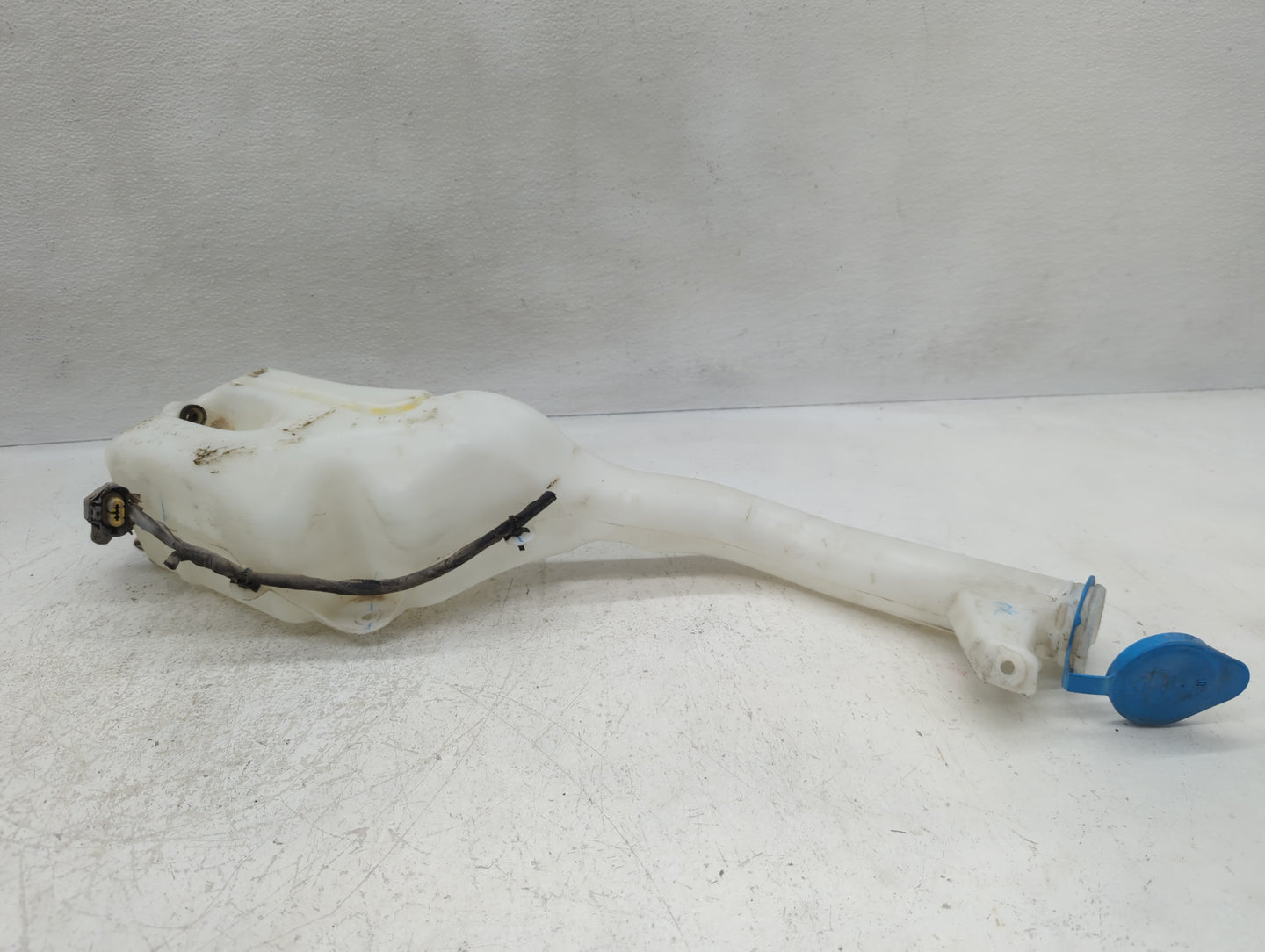 2007-2012 Nissan Sentra Windshield Washer Fluid Reservoir Bottle Oem - Oemusedautoparts1.com