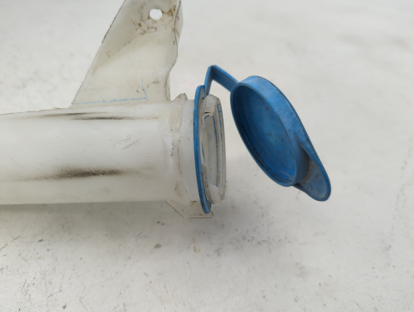 2007-2012 Nissan Sentra Windshield Washer Fluid Reservoir Bottle Oem - Oemusedautoparts1.com