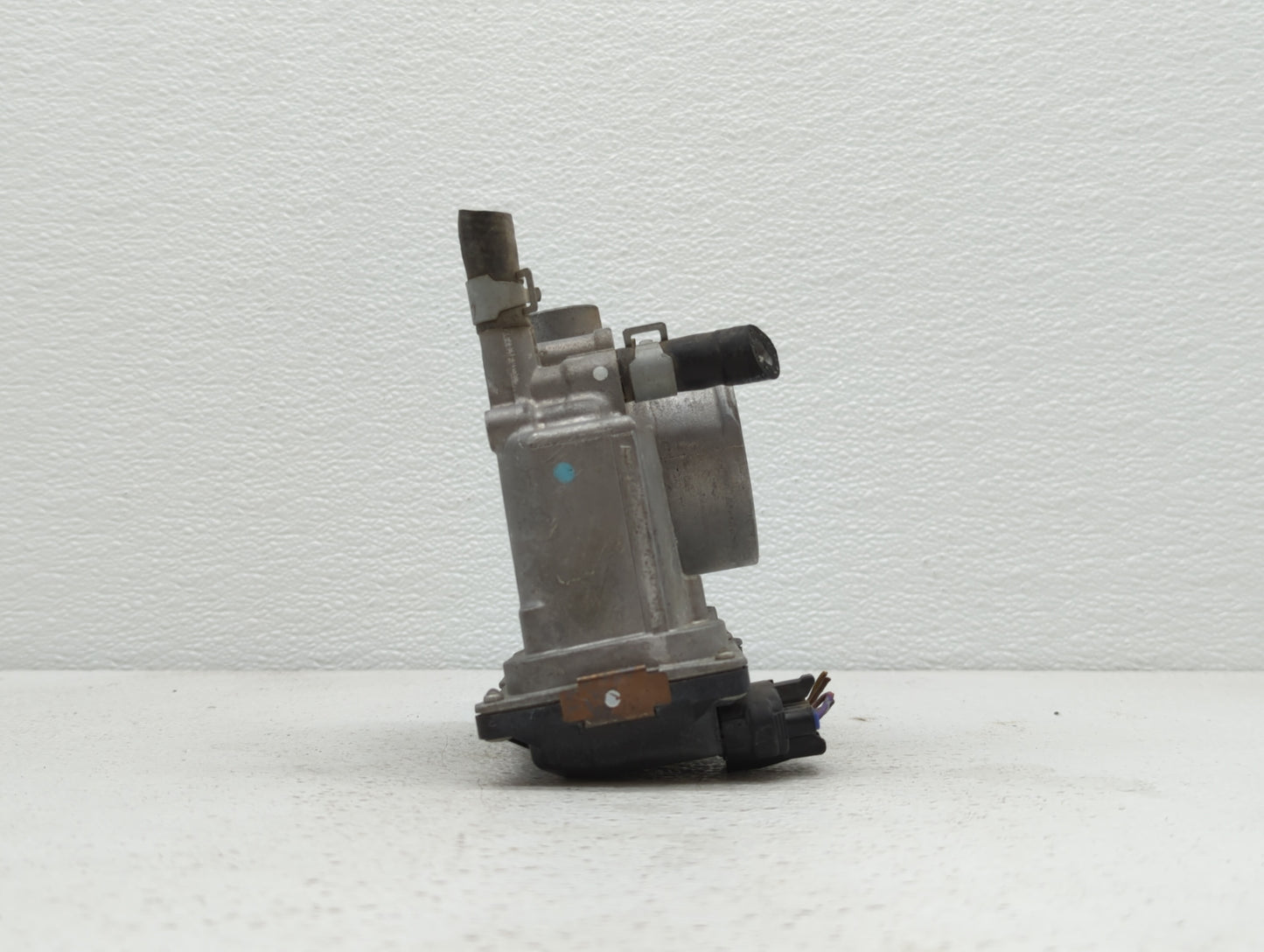 2007-2012 Nissan Sentra Throttle Body P/N:ET-A60-02 E ET-A60-02 J Fits OEM Used Auto Parts - Oemusedautoparts1.com