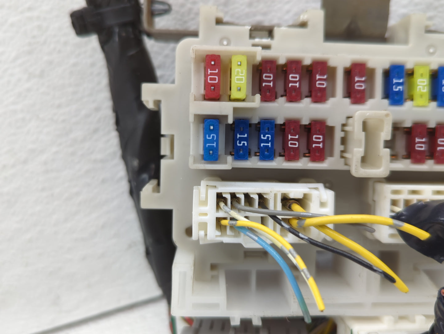 2008 Nissan Sentra Fusebox Fuse Box Panel Relay Module Fits OEM Used Auto Parts - Oemusedautoparts1.com