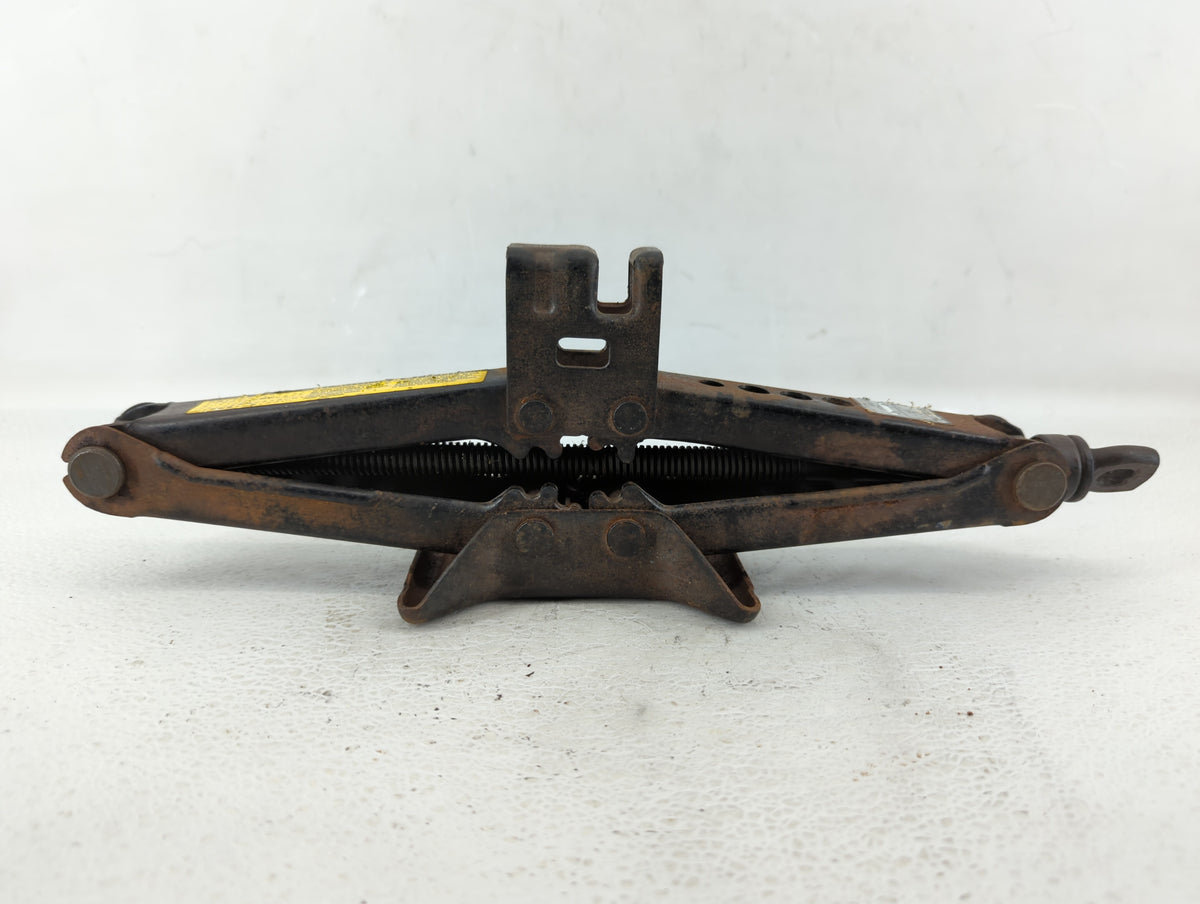 2008 Nissan Sentra Spare Scissor Car Jack 536736 - Oemusedautoparts1.com