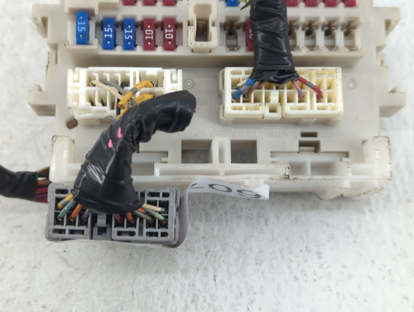 2008 Nissan Sentra Fusebox Fuse Box Panel Relay Module P/N:24384 ET80A 24236 ET000, 284B8 ZJ60A, 284B8ZJ60A Fits OEM Used Au