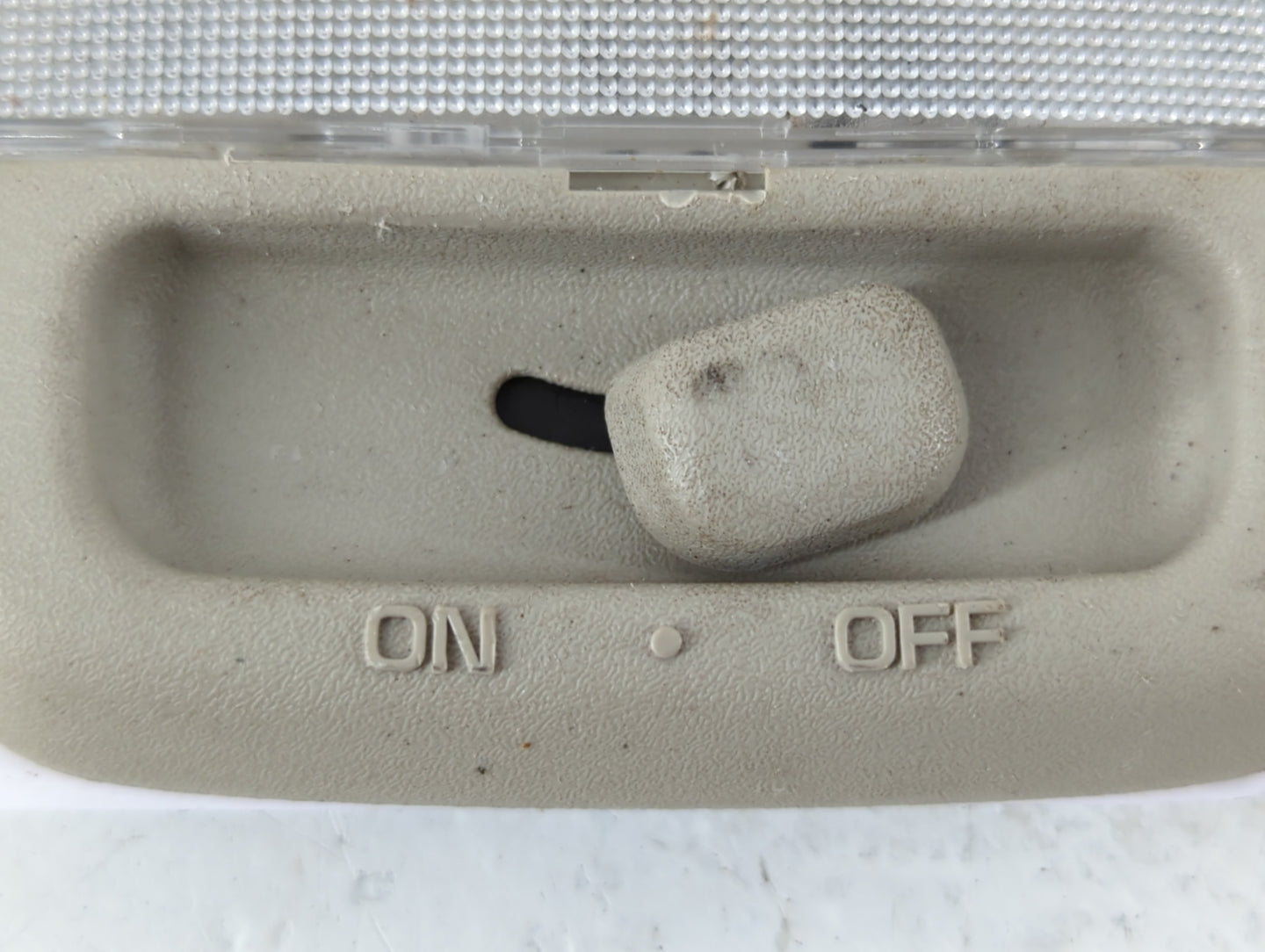 2008-2010 Nissan Sentra Overhead Roof Console Interior Dome Light - Oemusedautoparts1.com