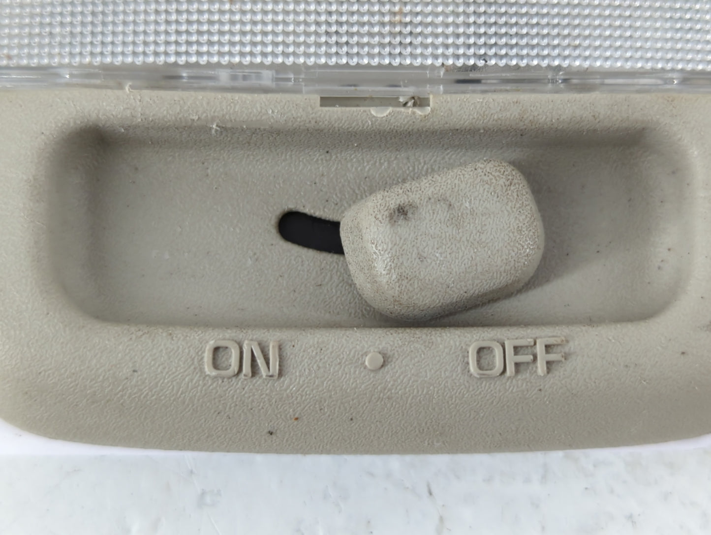 2008-2010 Nissan Sentra Overhead Roof Console Interior Dome Light - Oemusedautoparts1.com