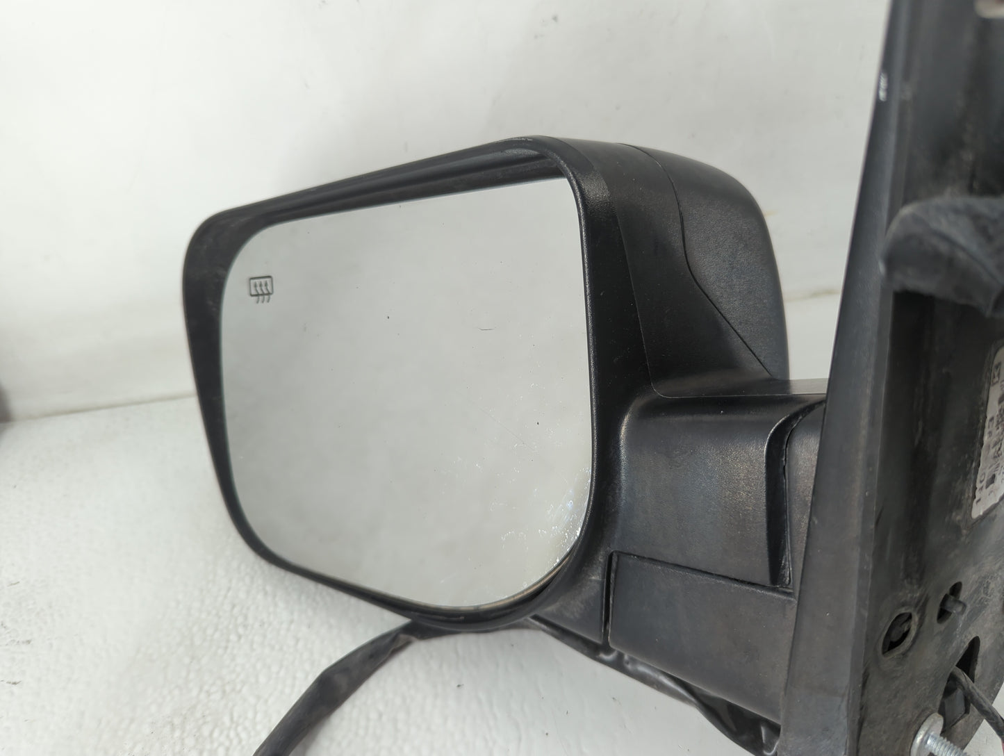 2007-2008 Nissan Titan Driver Side View Mirror - Left Door Mirror OEM Used - Oemusedautoparts1.com