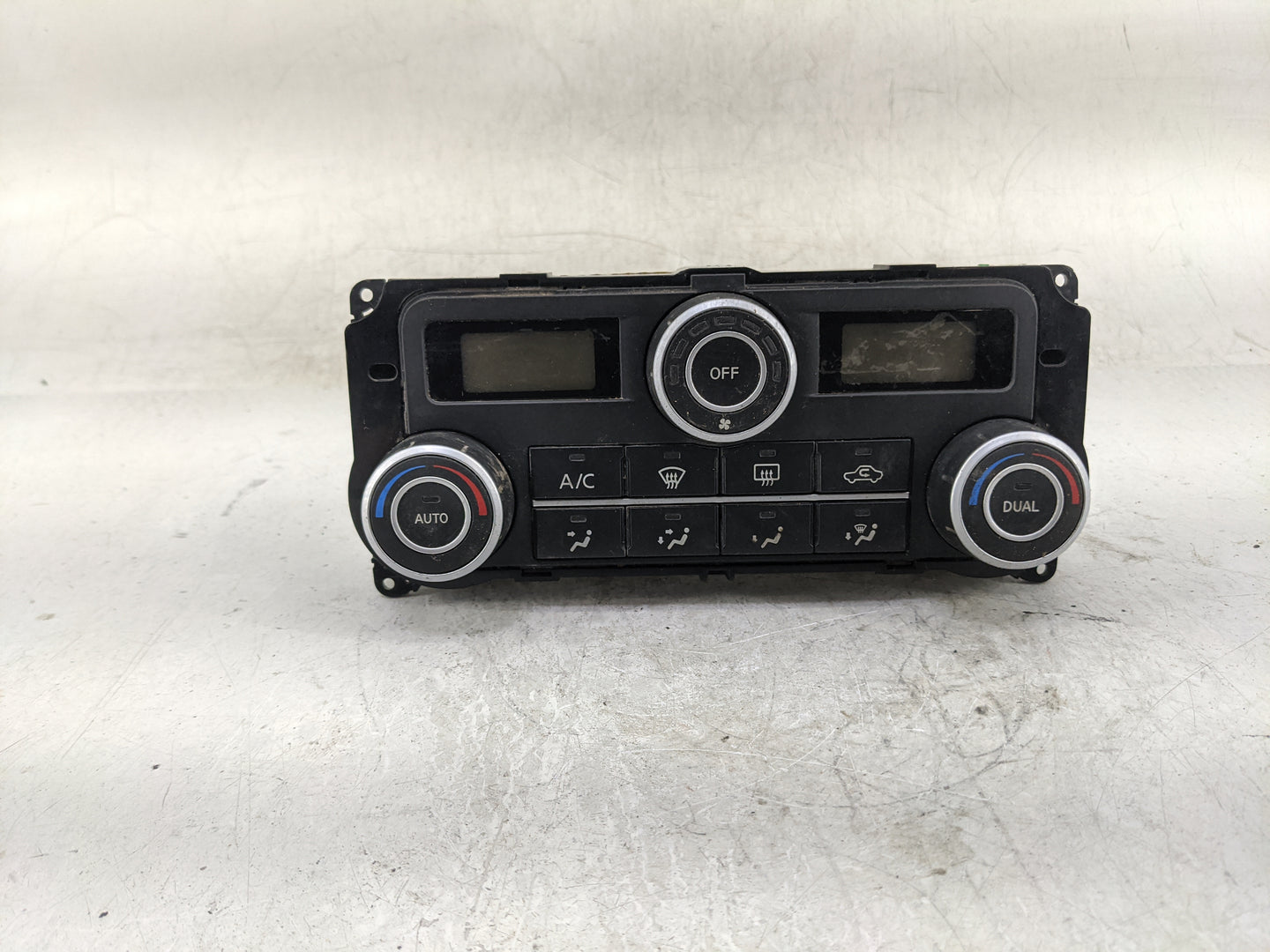 2008 Nissan Titan Climate Control Module Temperature AC/Heater Replacement P/N:VP8ASH-19D840-A Fits OEM Used Auto Parts - Oe
