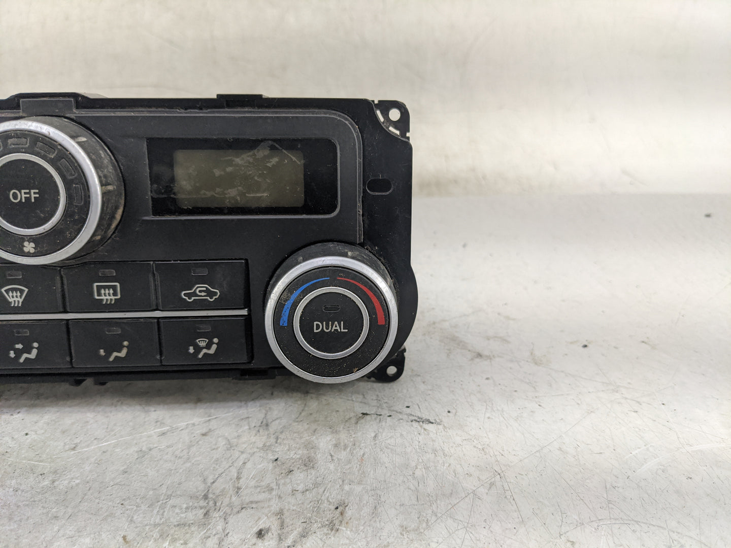 2008 Nissan Titan Climate Control Module Temperature AC/Heater Replacement P/N:VP8ASH-19D840-A Fits OEM Used Auto Parts - Oe