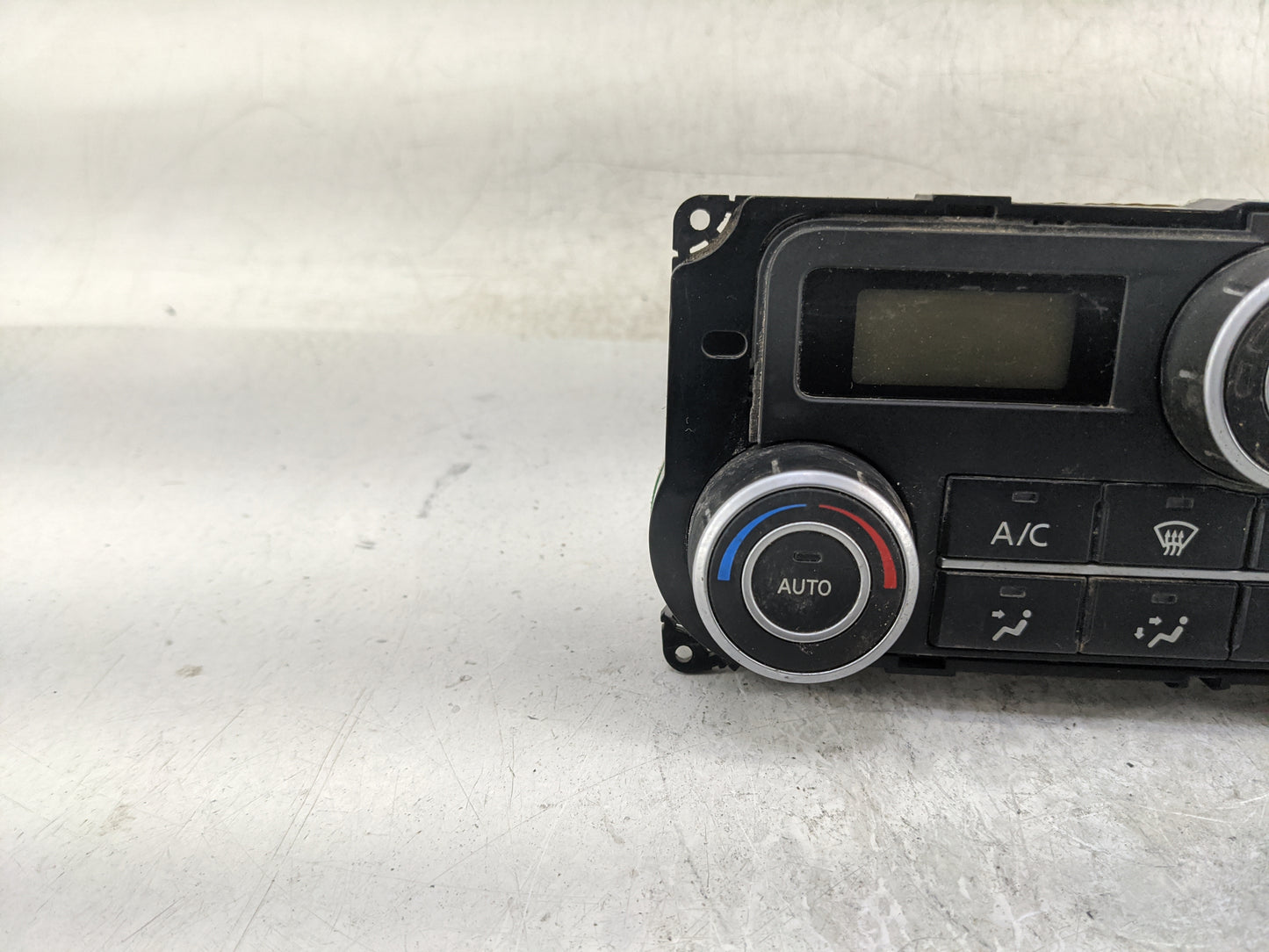 2008 Nissan Titan Climate Control Module Temperature AC/Heater Replacement P/N:VP8ASH-19D840-A Fits OEM Used Auto Parts - Oe