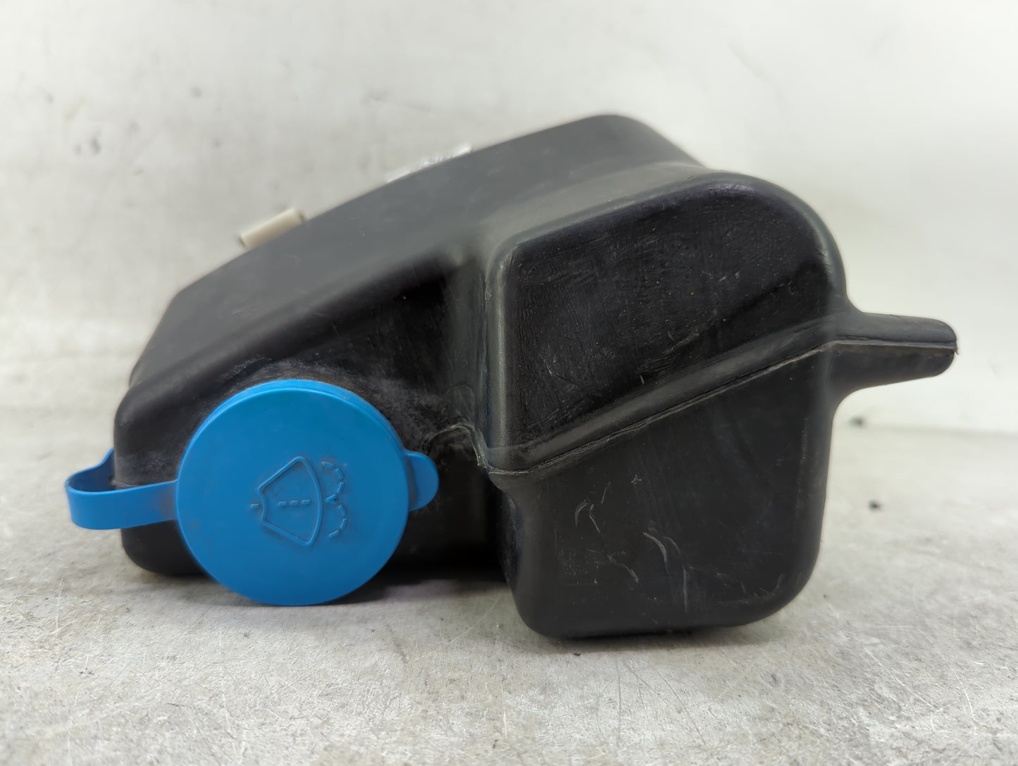 2004-2015 Nissan Titan Windshield Washer Fluid Reservoir Bottle Oem - Oemusedautoparts1.com