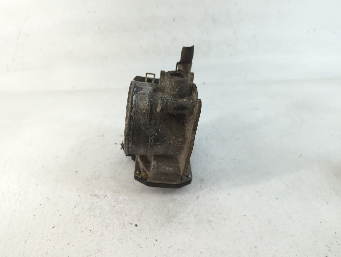 2004-2012 Nissan Titan Throttle Body P/N:16119 7S000 Fits Fits 2004 2005 2006 2007 2008 2009 2010 2011 2012 2013 2014 OEM Us
