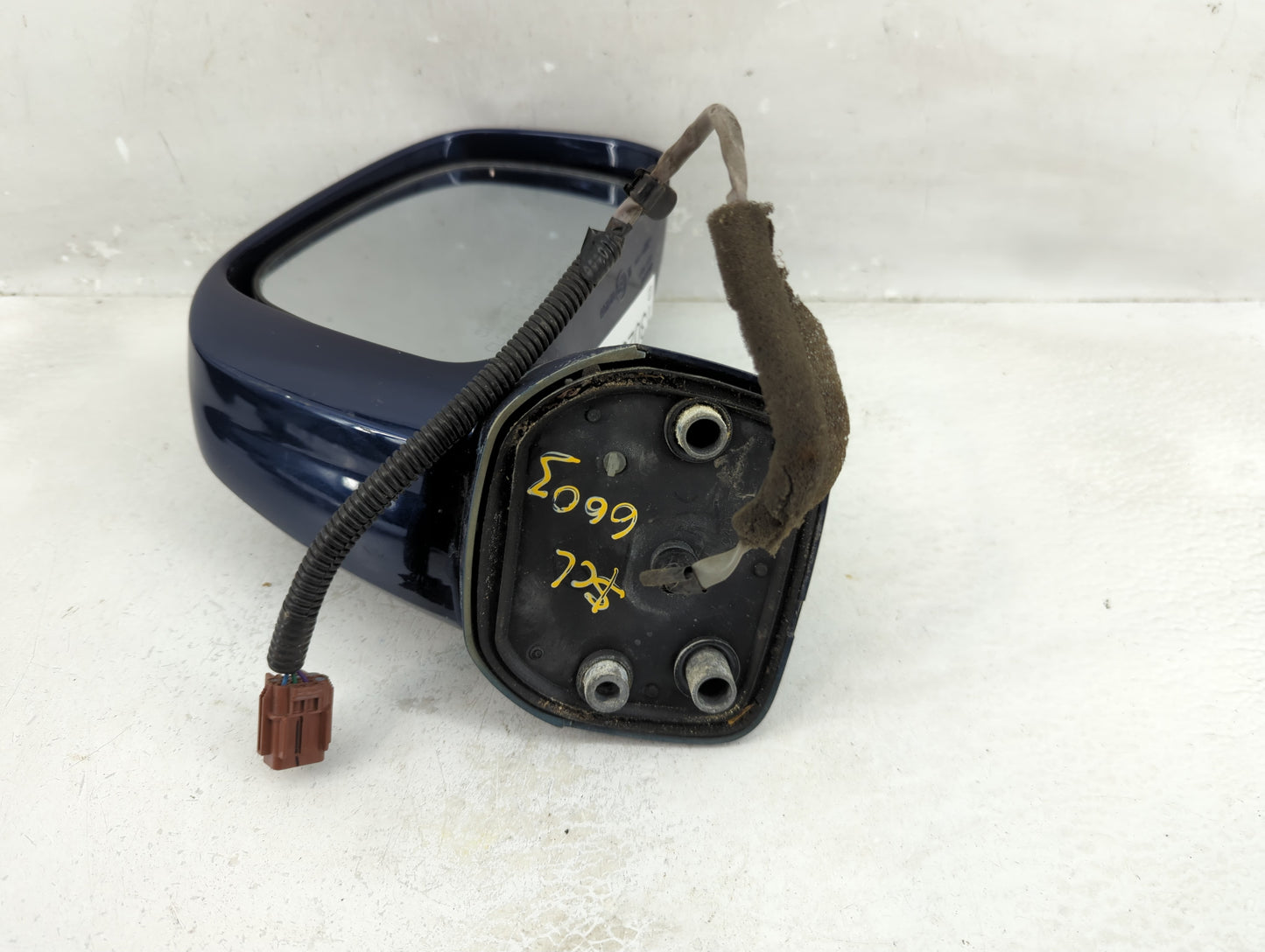 2008-2012 Nissan Versa Passenger Side View Mirror - Right Door Mirror OEM Used - Oemusedautoparts1.com