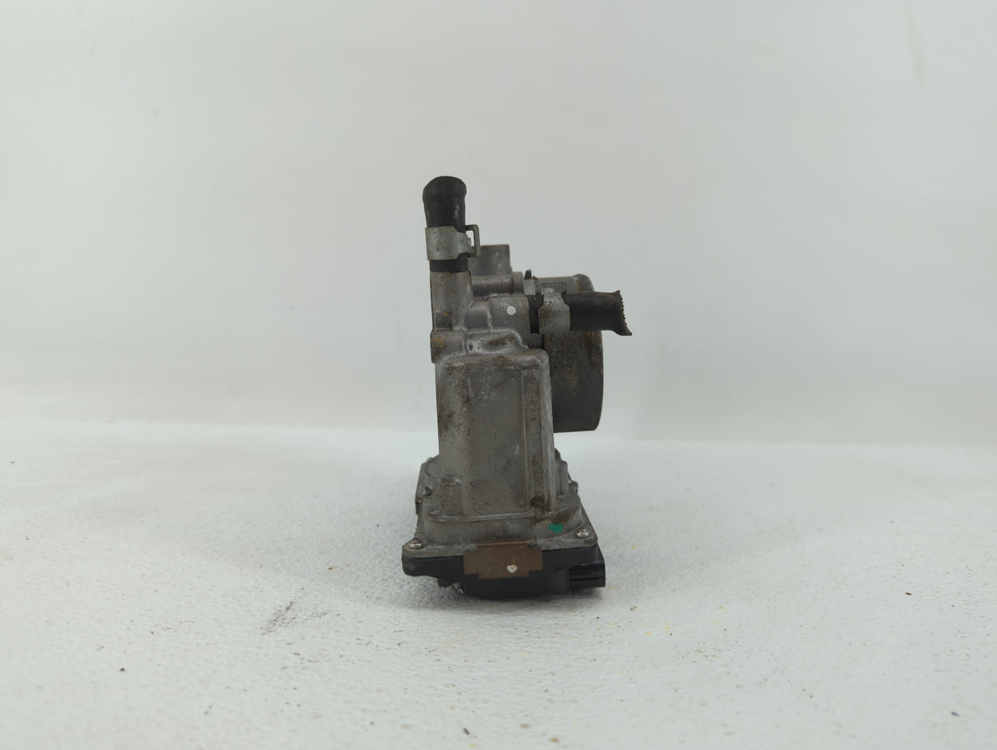 2007-2012 Nissan Versa Throttle Body P/N:ET-A60-02 E ET-A60-02 J Fits OEM Used Auto Parts - Oemusedautoparts1.com