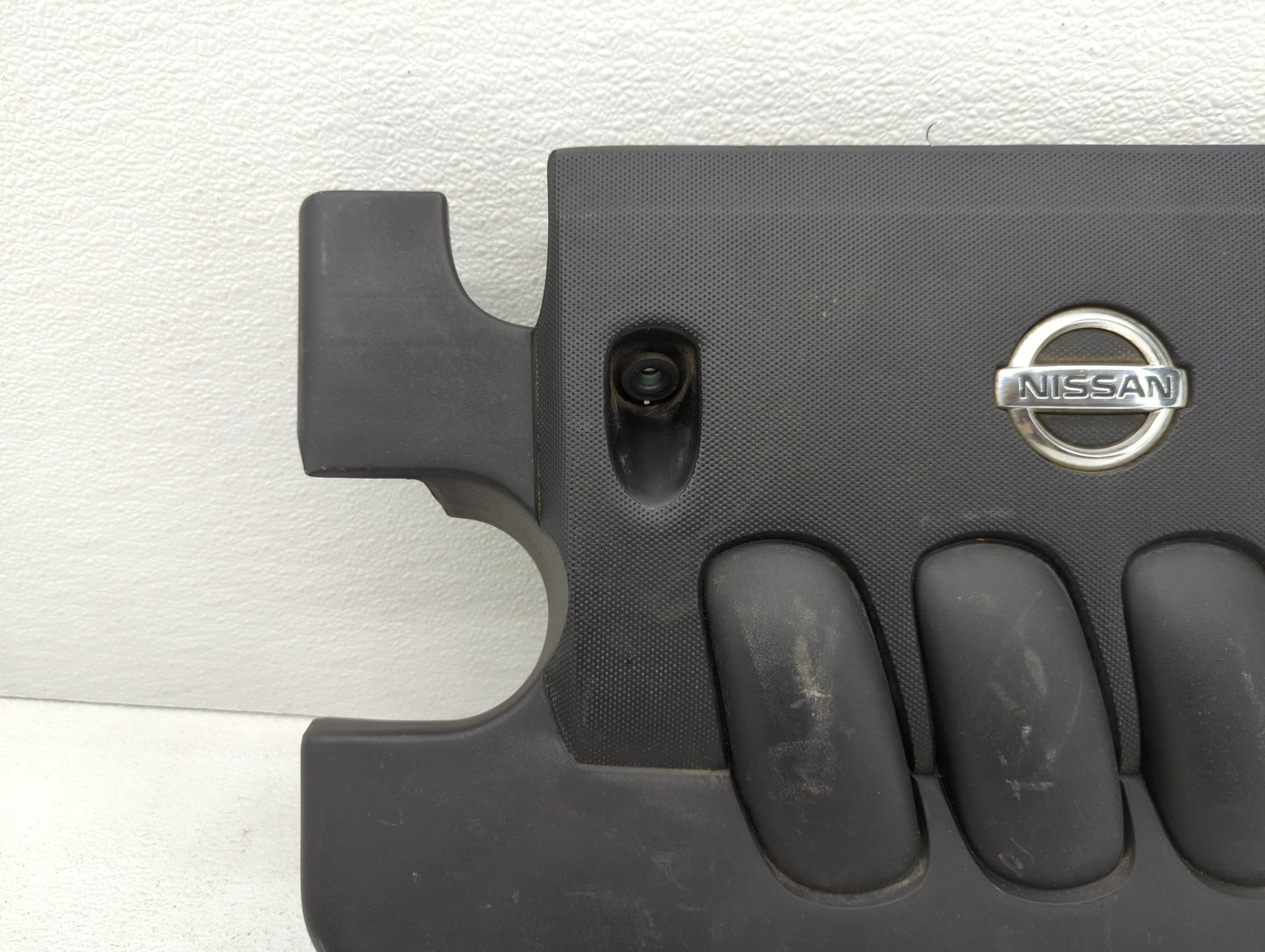 2008 Nissan Versa Engine Cover - Oemusedautoparts1.com