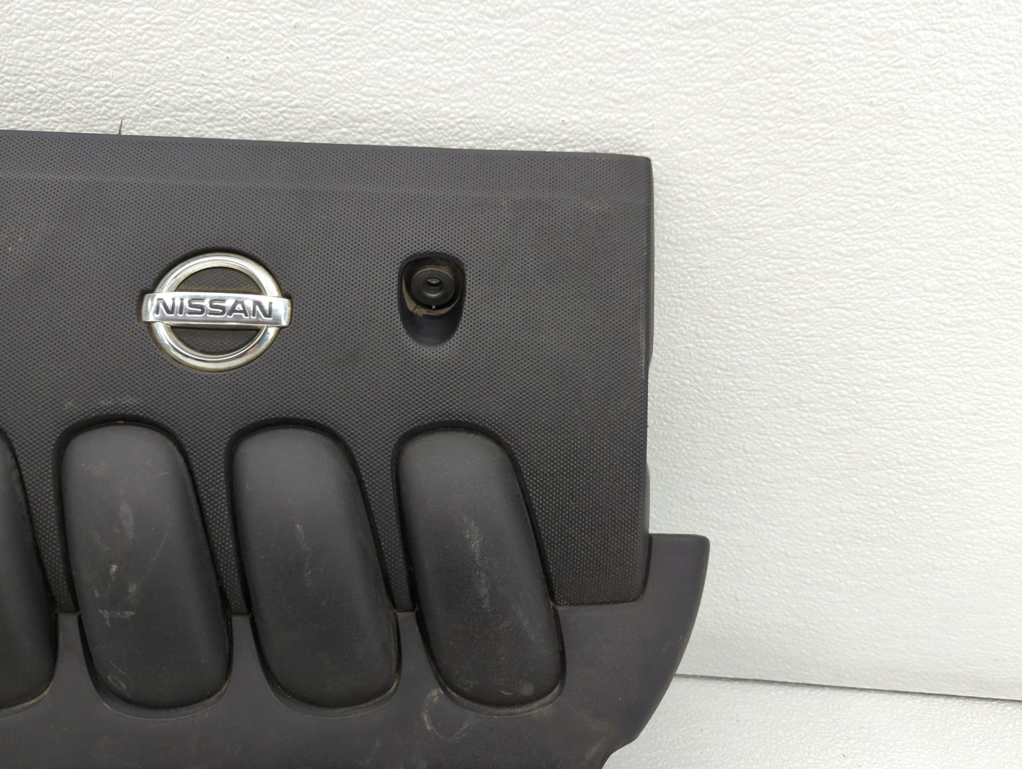 2008 Nissan Versa Engine Cover - Oemusedautoparts1.com