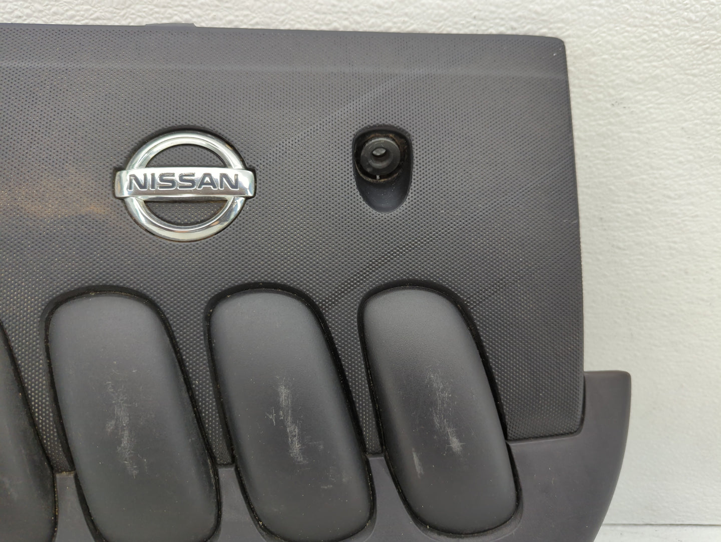 2008 Nissan Versa Engine Cover - Oemusedautoparts1.com
