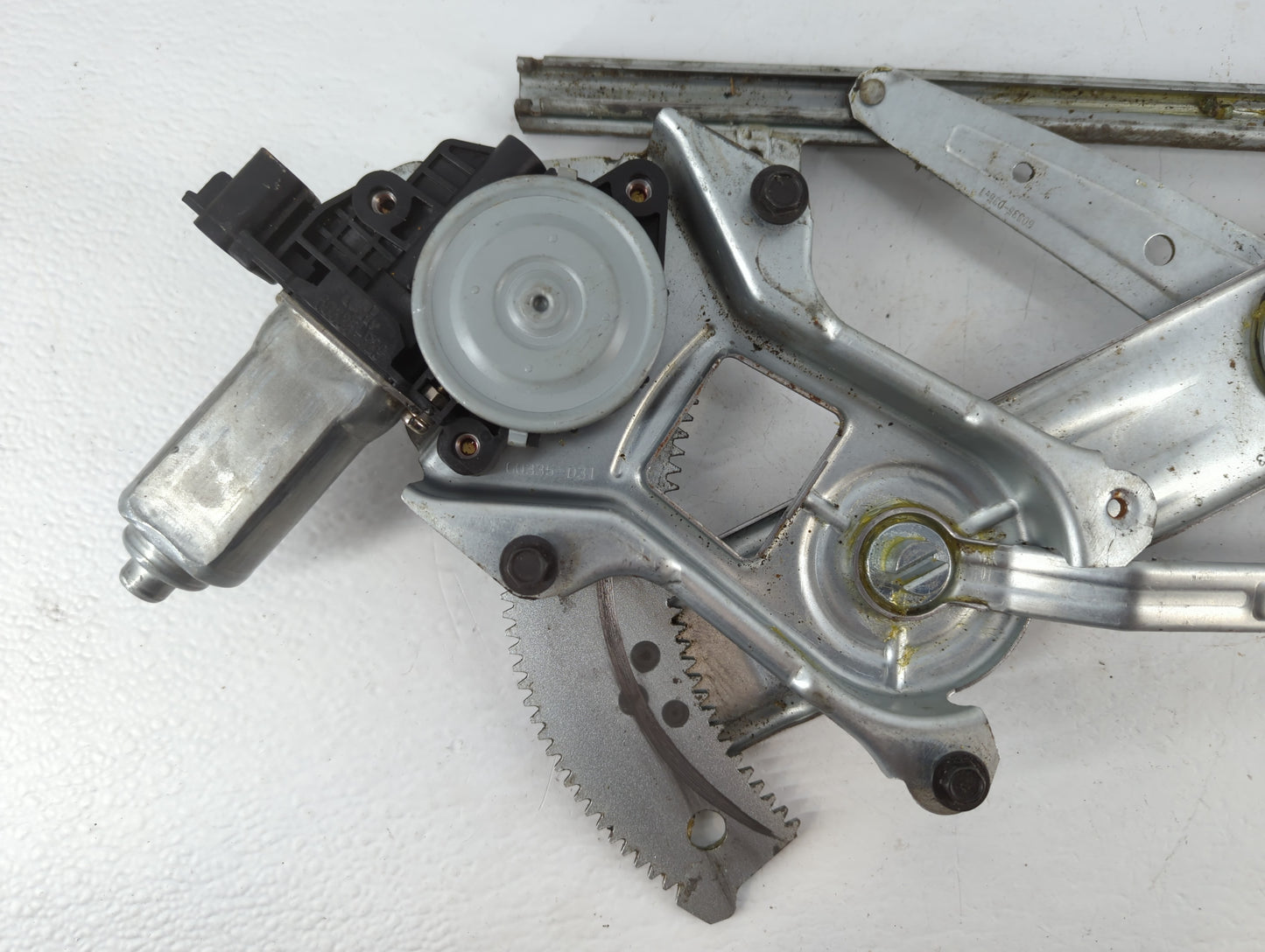 2007-2010 Pontiac G5 Driver Left Front Window Regulator - Oemusedautoparts1.com