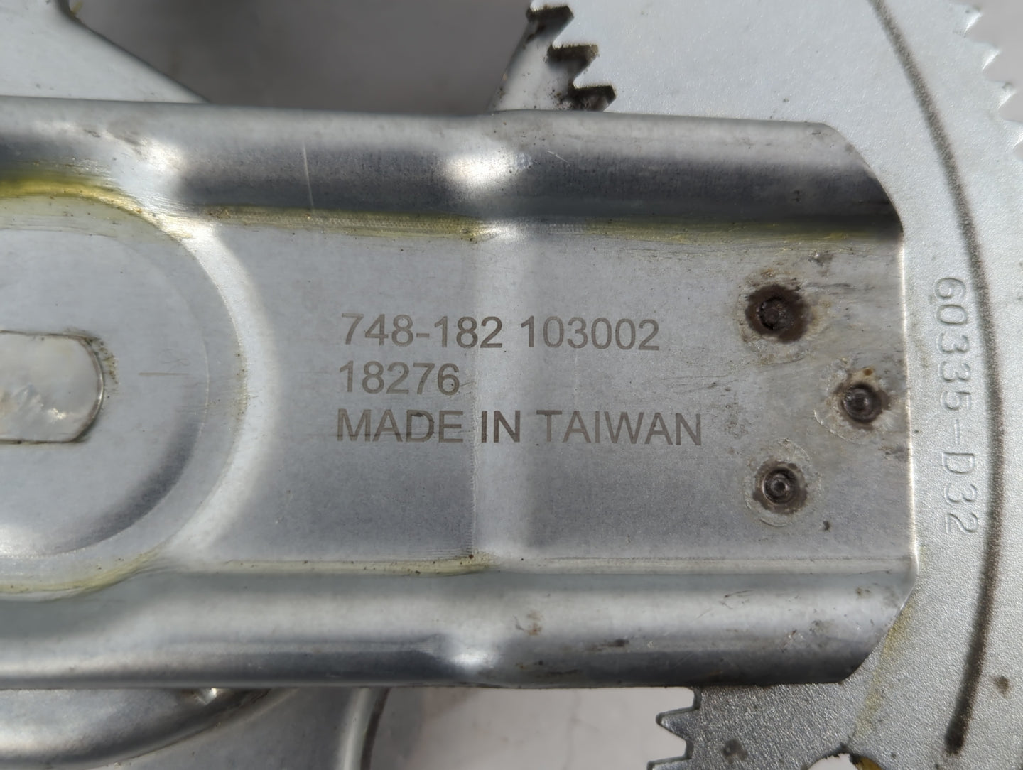 2007-2010 Pontiac G5 Driver Left Front Window Regulator - Oemusedautoparts1.com