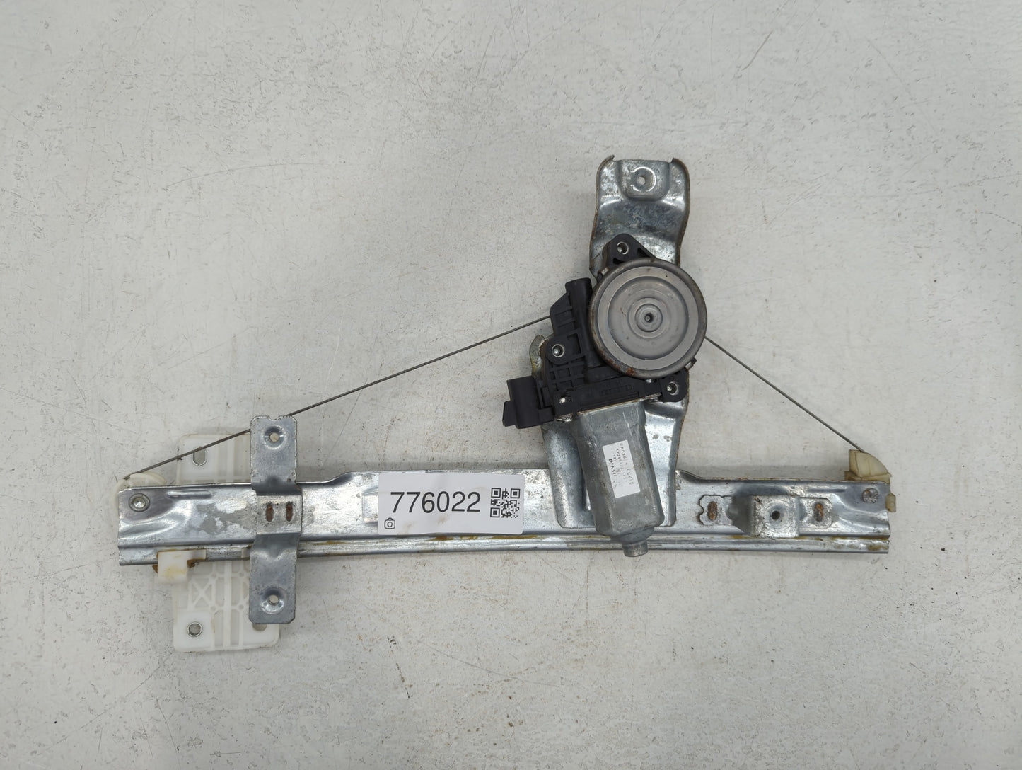 2007-2010 Pontiac G5 Driver Front Left Power Window Motor - Oemusedautoparts1.com