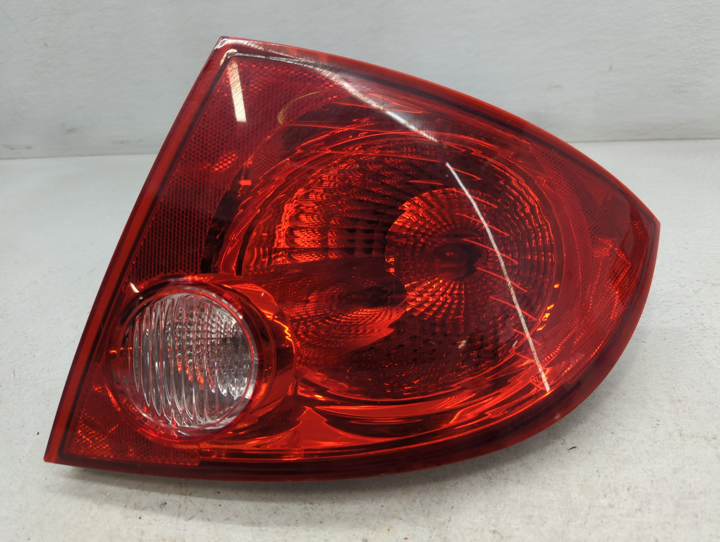 2007-2010 Pontiac G5 Rear Center Lid Brake Light Tail Light Fits Fits 2005 2006 2007 2008 2009 2010 OEM Used Auto Parts - Oe