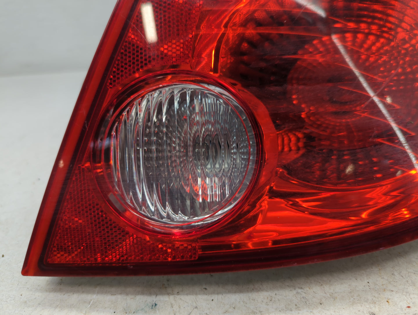 2007-2010 Pontiac G5 Rear Center Lid Brake Light Tail Light Fits Fits 2005 2006 2007 2008 2009 2010 OEM Used Auto Parts - Oe