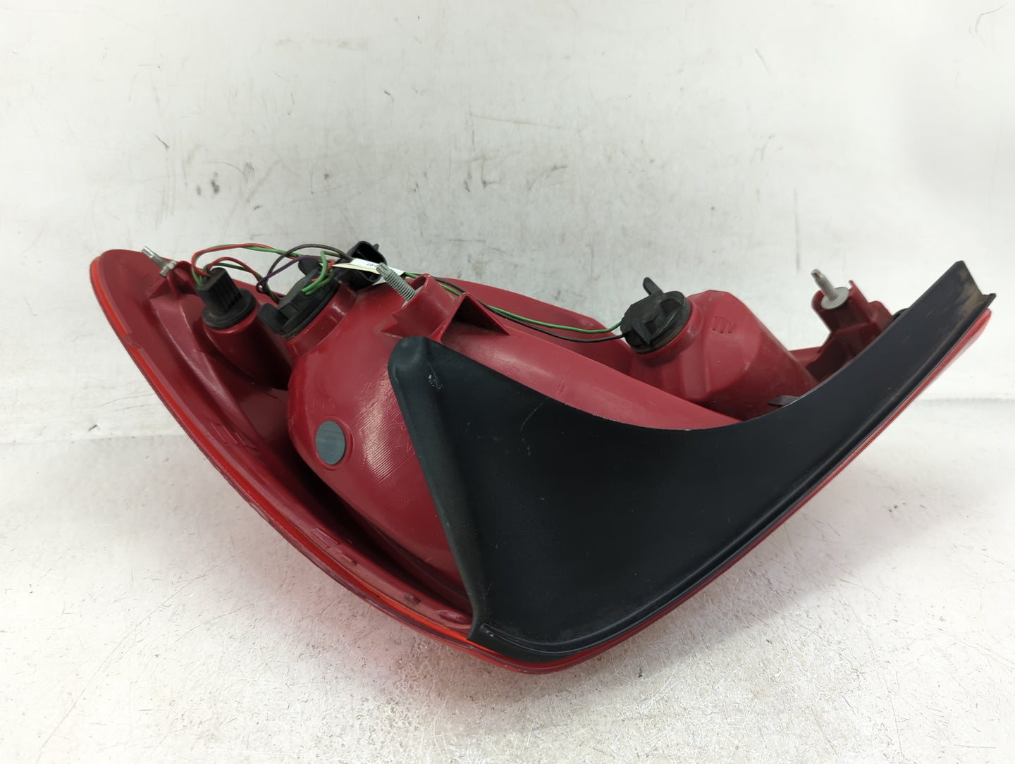 2005-2010 Pontiac G6 Tail Light Assembly Driver Left OEM Fits Fits 2005 2006 2007 2008 2009 2010 OEM Used Auto Parts - Oemus