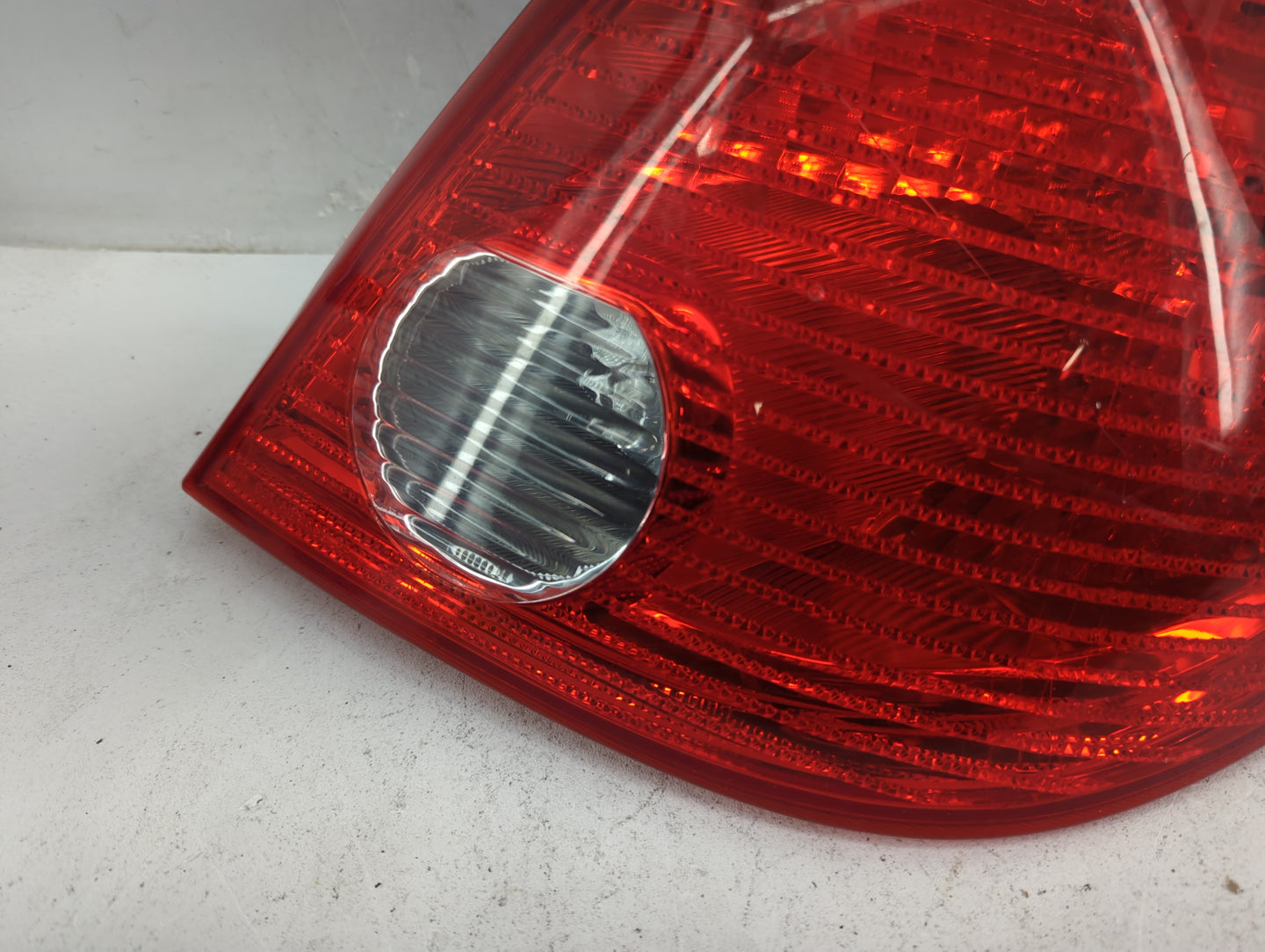 2005-2010 Pontiac G6 Tail Light Assembly Passenger Right OEM P/N:948-410-08 Fits Fits 2005 2006 2007 2008 2009 2010 OEM Used