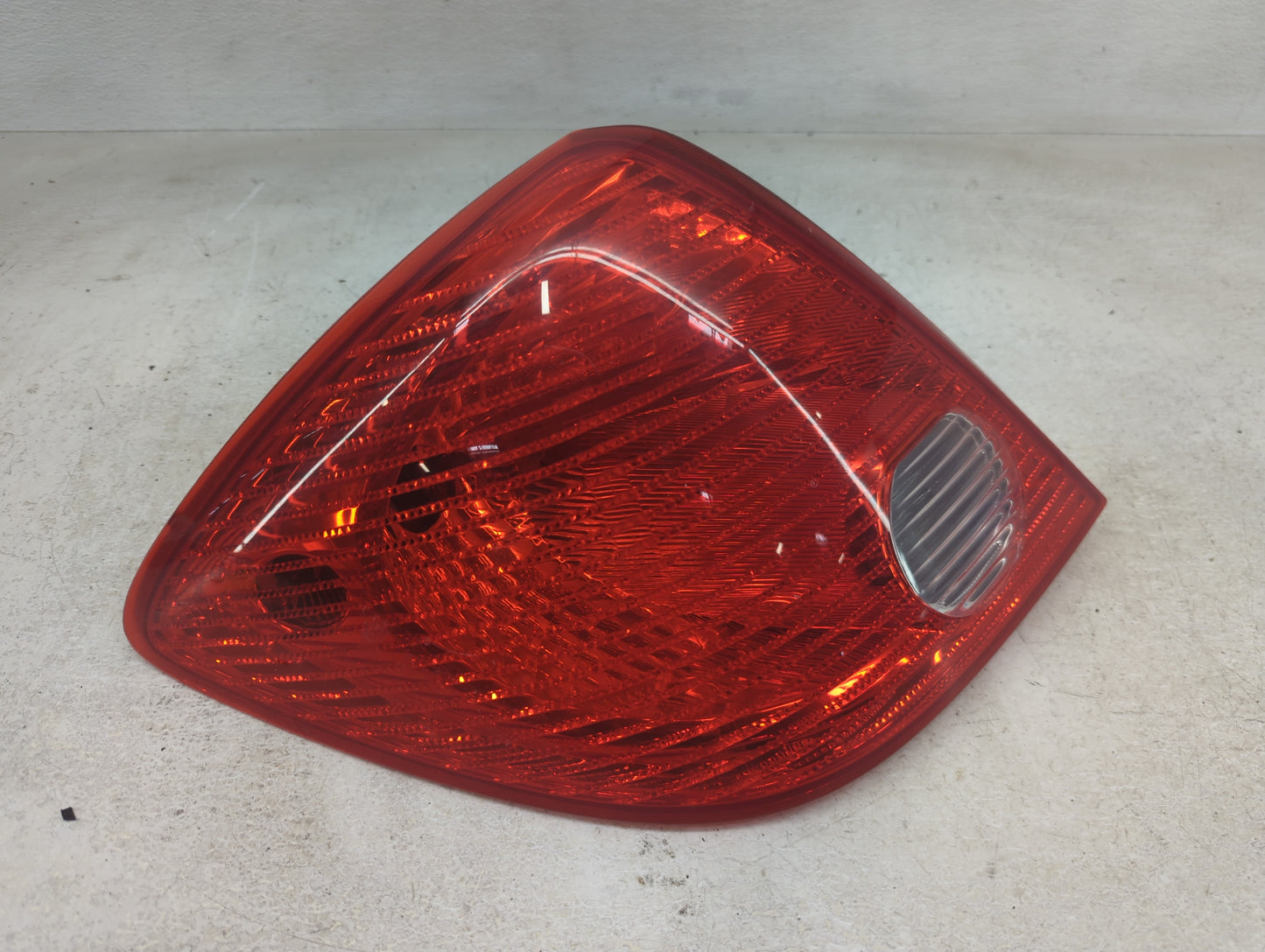 2005-2010 Pontiac G6 Tail Light Assembly Driver Left OEM P/N:918-410-10 Fits Fits 2005 2006 2007 2008 2009 2010 OEM Used Aut
