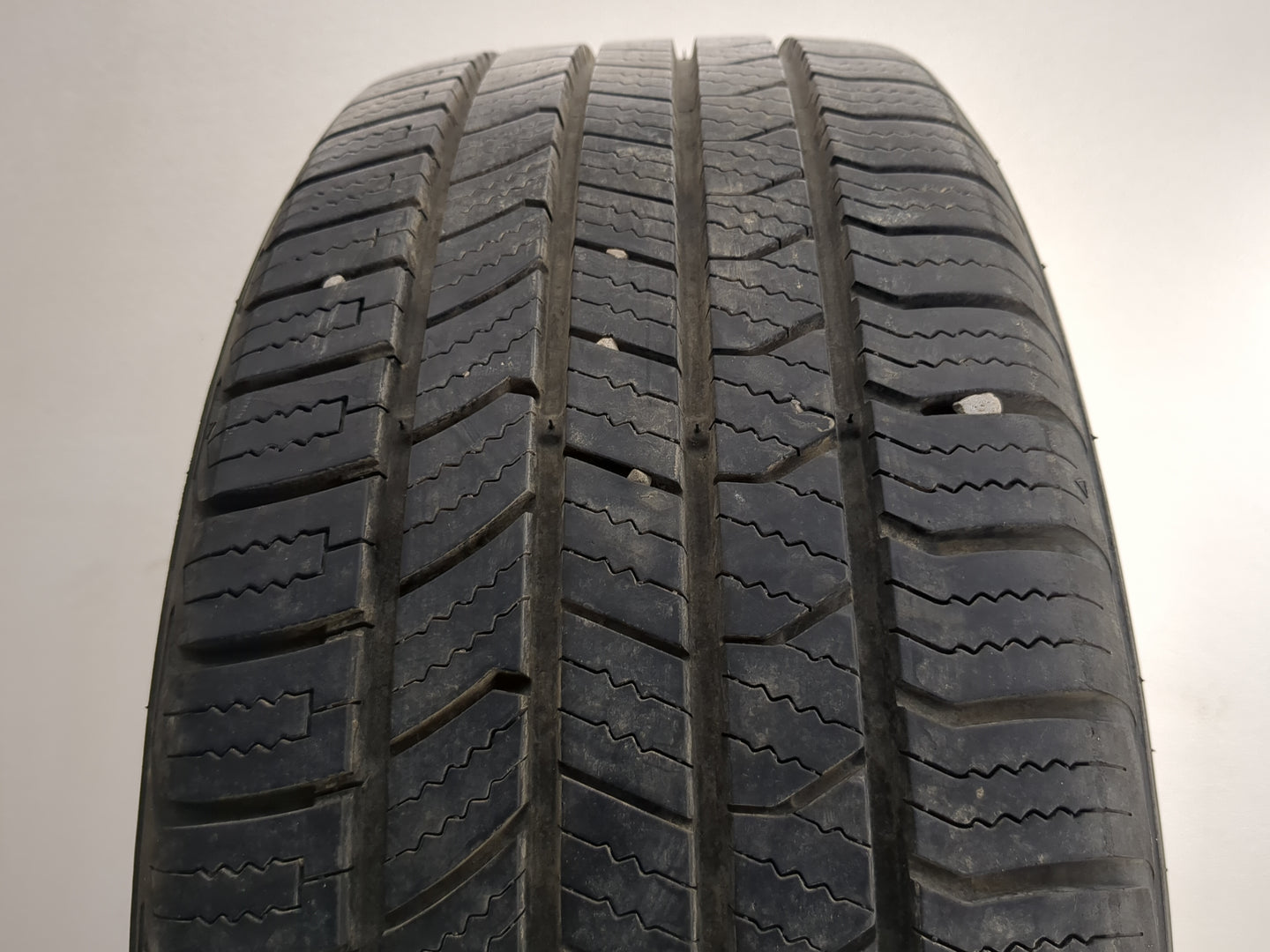 Used Tire 225/50R17 ROAD HUGGER GTP AS/02 98V - Tread Depth 11.5/32 - Oemusedautoparts1.com