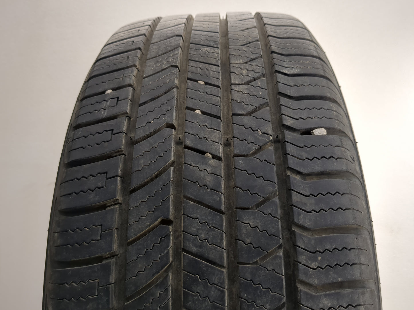 Used Tire 225/50R17 ROAD HUGGER GTP AS/02 98V - Tread Depth 11.5/32 - Oemusedautoparts1.com