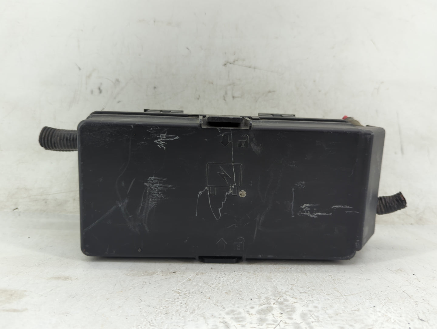 2008 Pontiac G6 Fusebox Fuse Box Panel Relay Module P/N:13573532 Fits OEM Used Auto Parts - Oemusedautoparts1.com