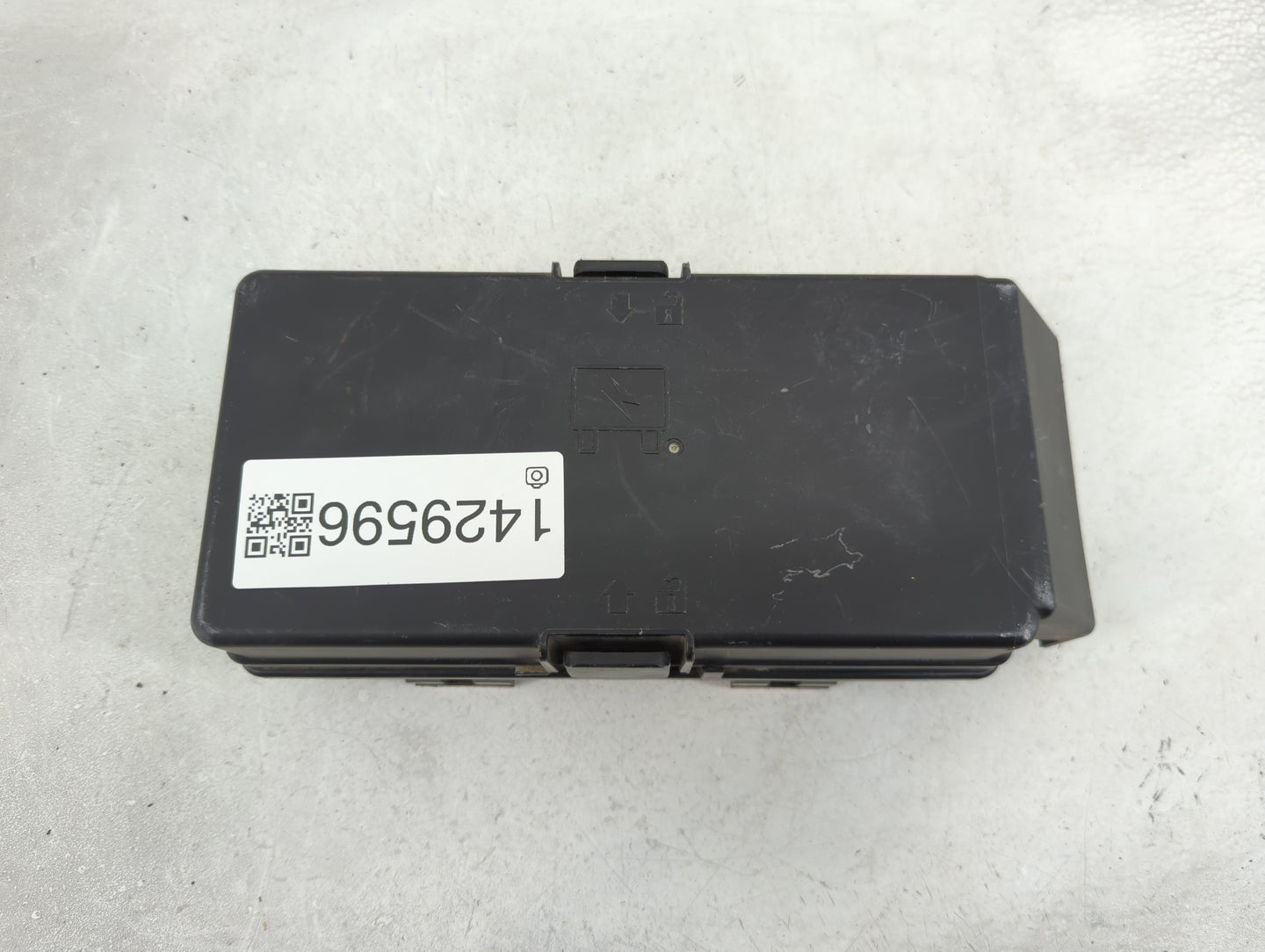 2008 Pontiac G6 Fusebox Fuse Box Panel Relay Module P/N:13573532 Fits OEM Used Auto Parts - Oemusedautoparts1.com
