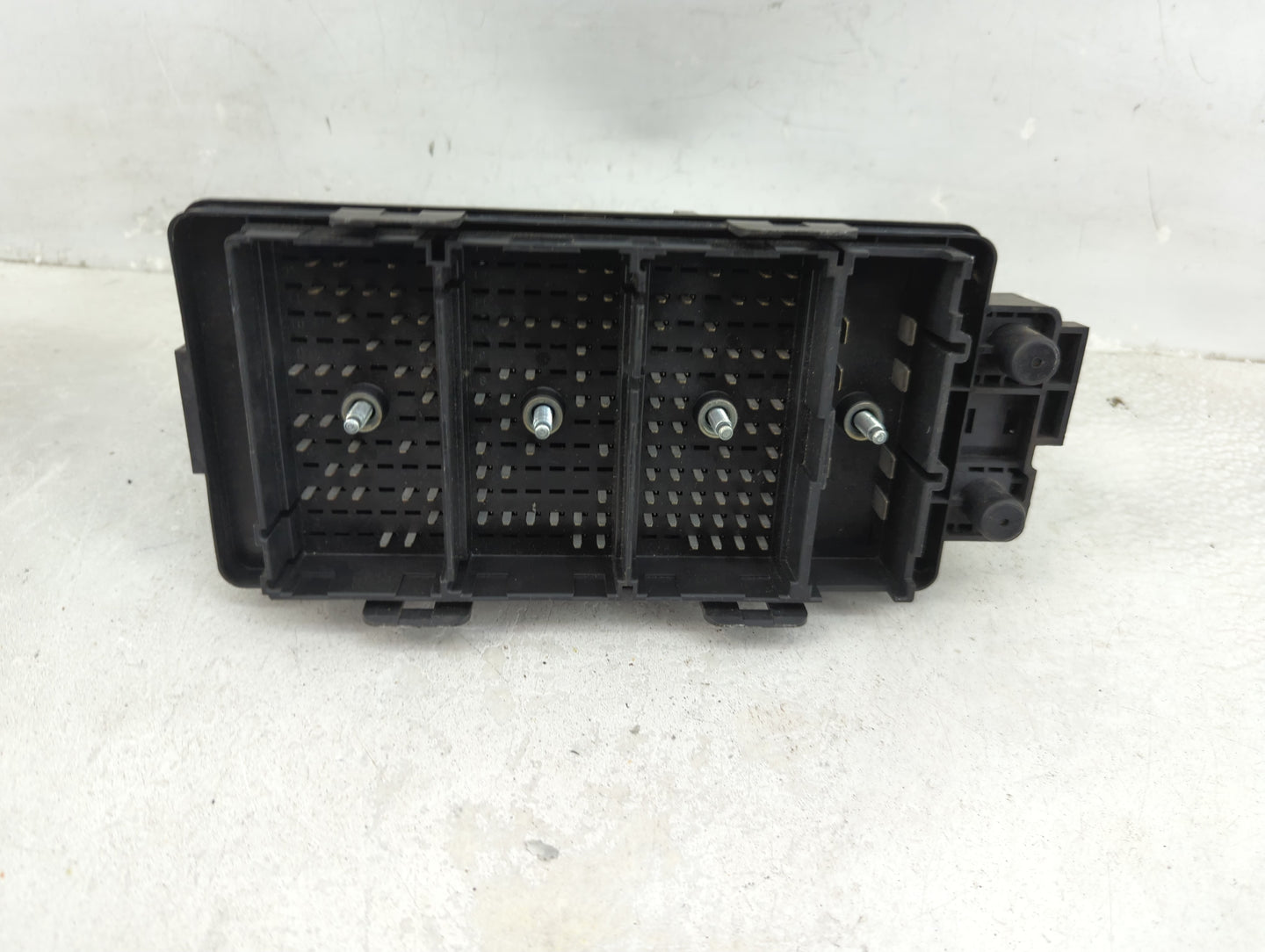 2008 Pontiac G6 Fusebox Fuse Box Panel Relay Module P/N:13573532 Fits OEM Used Auto Parts - Oemusedautoparts1.com