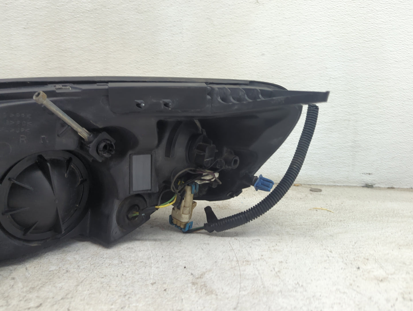 2005-2009 Pontiac G6 Passenger Right Oem Head Light Headlight Lamp Black - Oemusedautoparts1.com