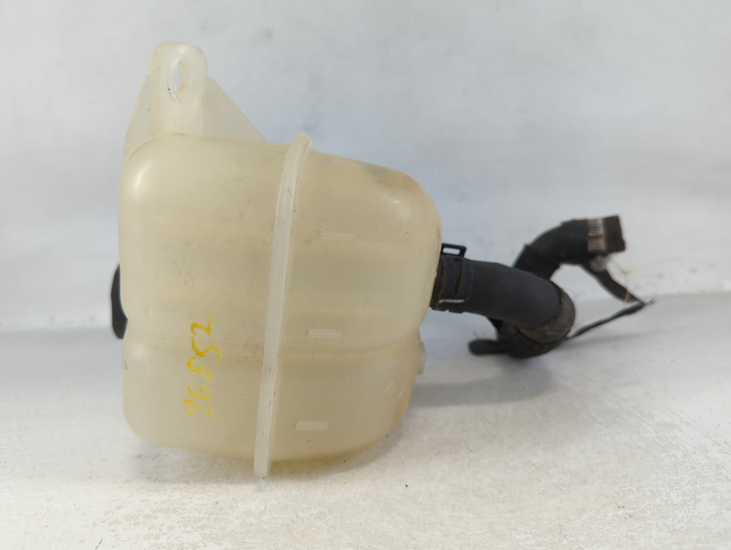 2007-2010 Pontiac G6 Radiator Coolant Overflow Expansion Tank Bottle - Oemusedautoparts1.com