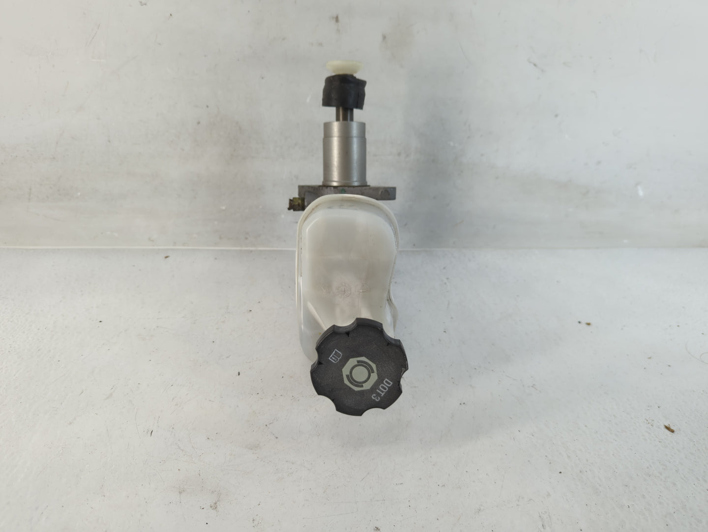 2008-2008 Pontiac G6 Brake Master Cylinder - Oemusedautoparts1.com