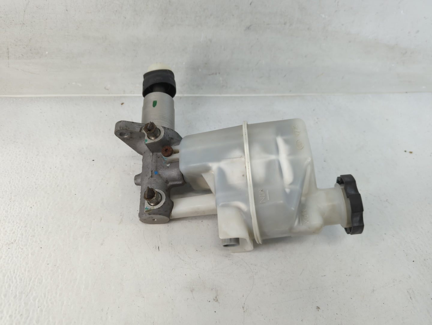 2008-2008 Pontiac G6 Brake Master Cylinder - Oemusedautoparts1.com